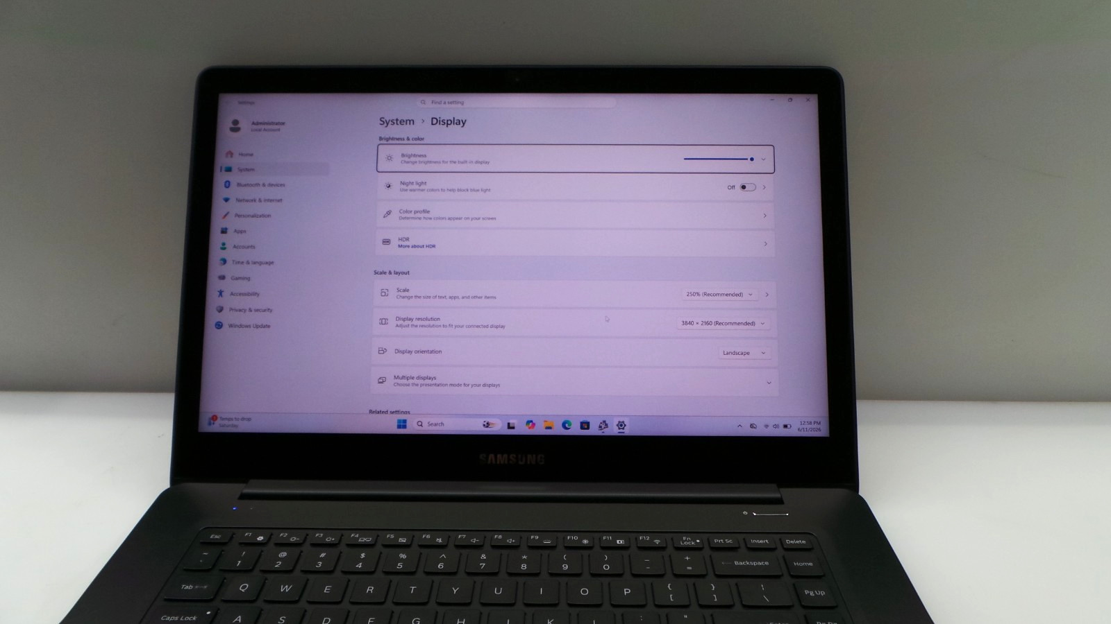 Samsung Notebook NP940Z5L | 15.6″ | i7-6700HQ | 8GB 256GB SSD | Touchscreen