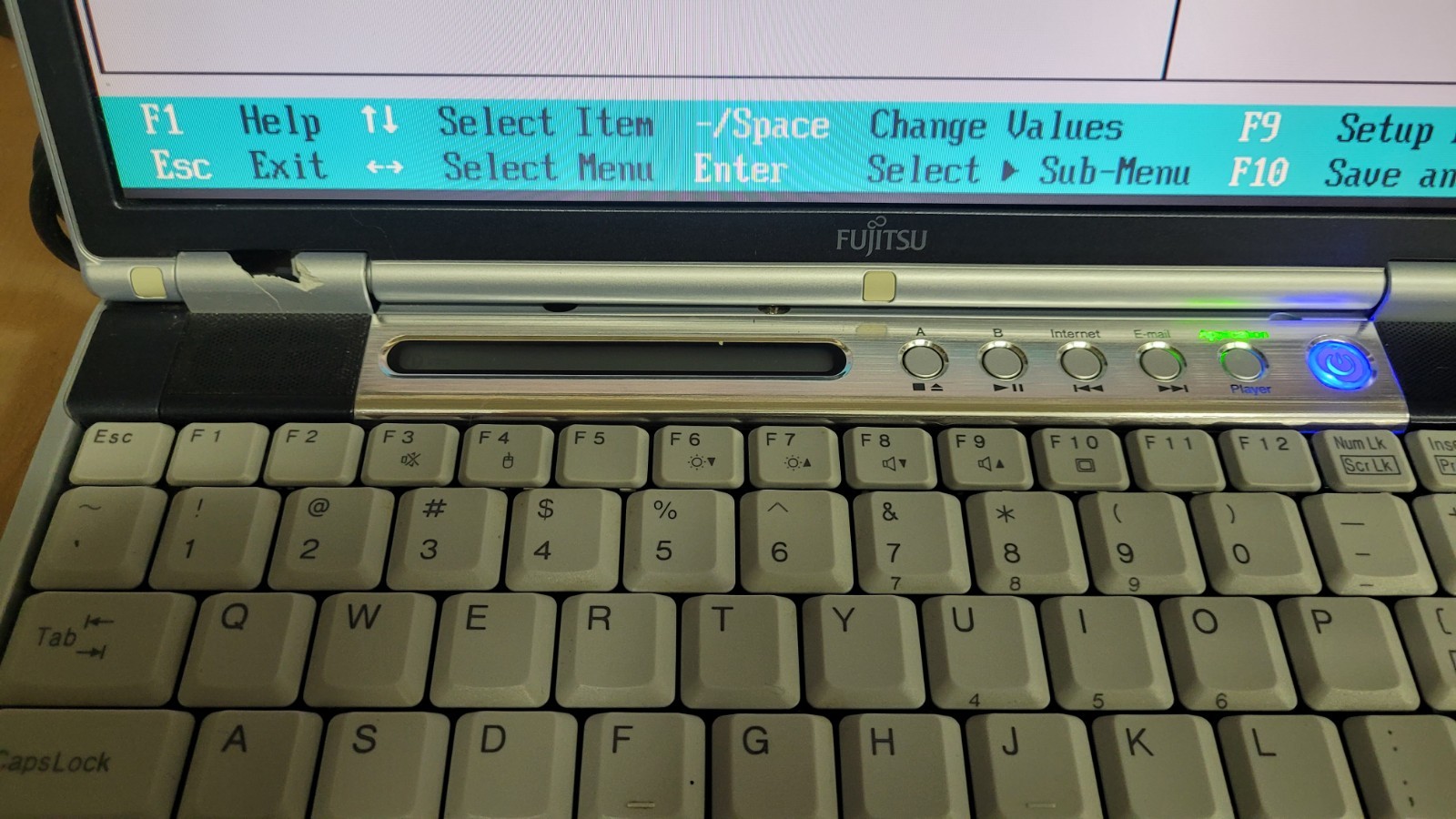 Fujitsu LifeBook S6231 Intel Pentium M 1.60GHz 512MB RAM No HDD