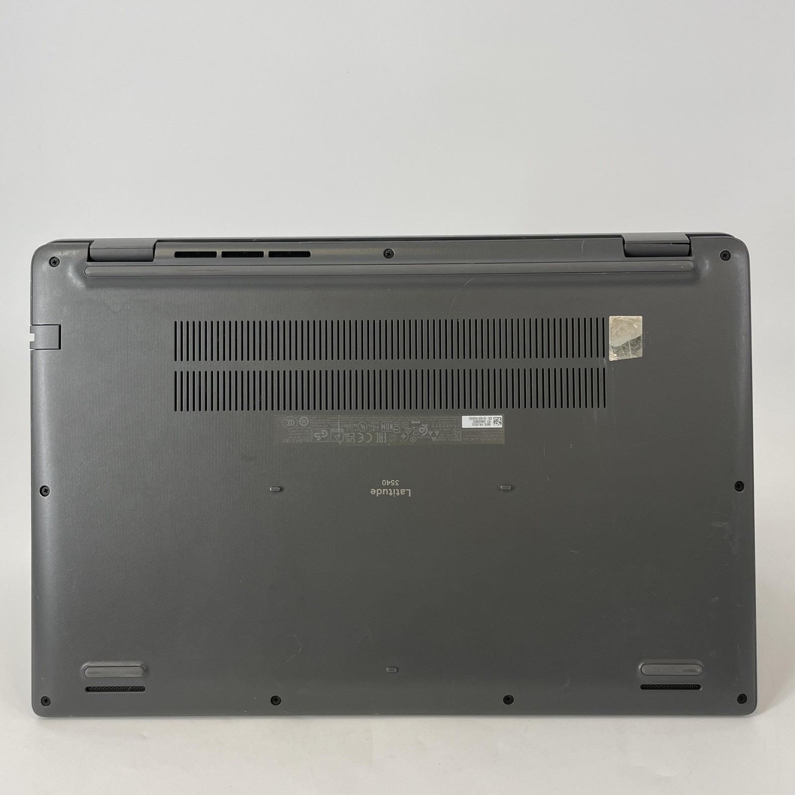 Dell Latitude 3540 15.6 Gray FHD 1.7 GHz i7-1355U 16GB RAM 256GB SSD Good