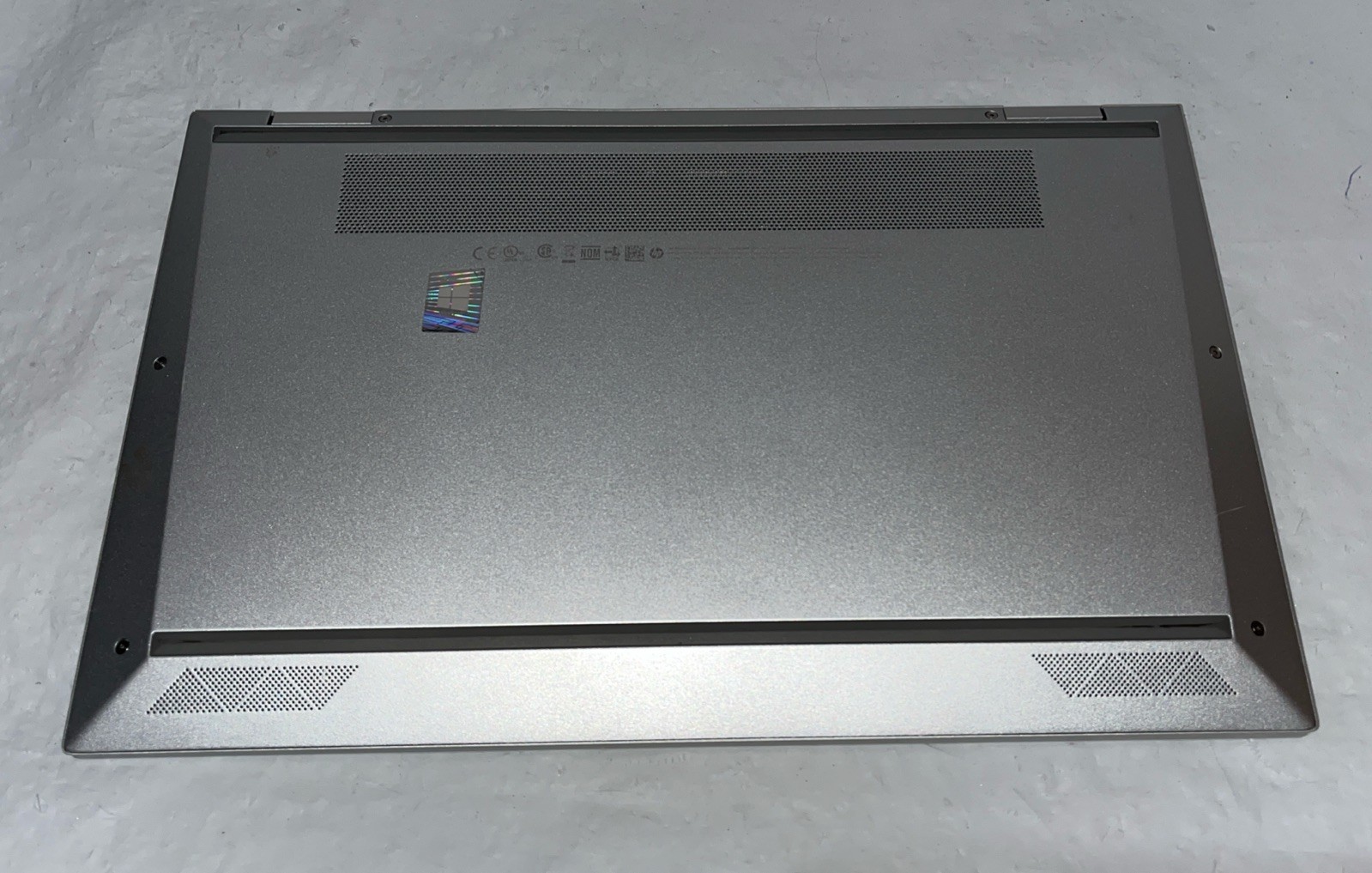 HP EliteBook x360 1040 G8 14″ i5-1135G7@2.4GHz, 16GB RAM, 256GB M2, Win 11 Pro
