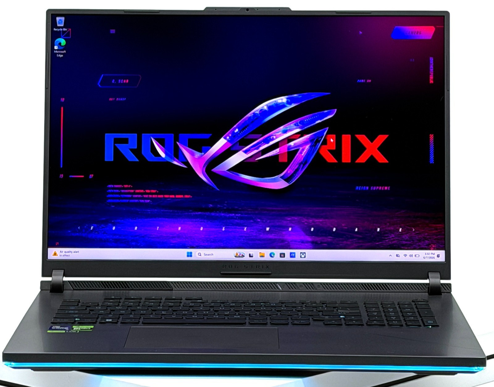 Asus ROG Strix 18 G814 240Hz QHD+ 2.2 GHz i9-14900HX 32GB 2TB RTX 4080