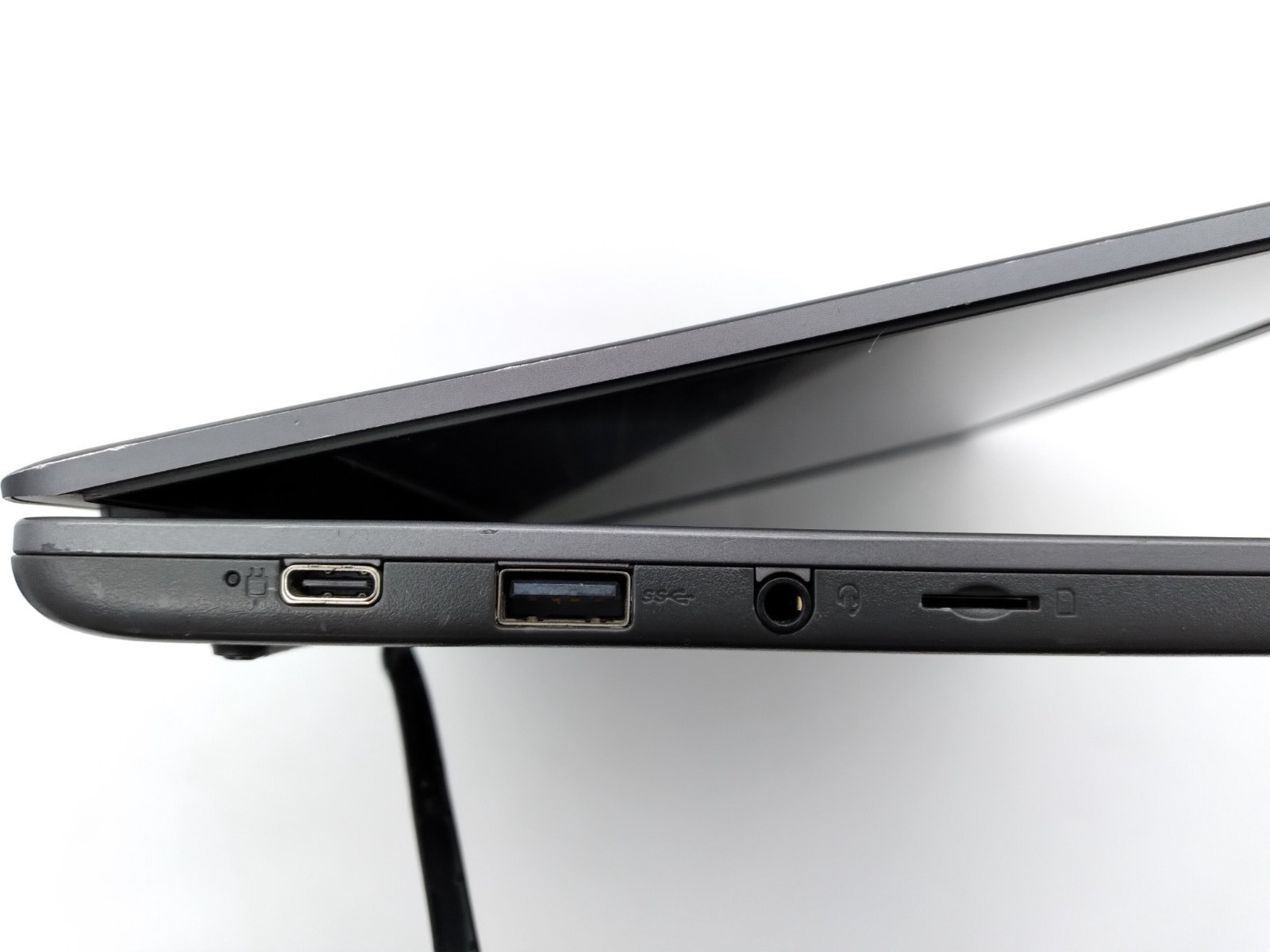 Lenovo 14e Chromebook Gen 2 14″ Touchscreen AMD 3015Ce, 4GB RAM, 32GB EMMC