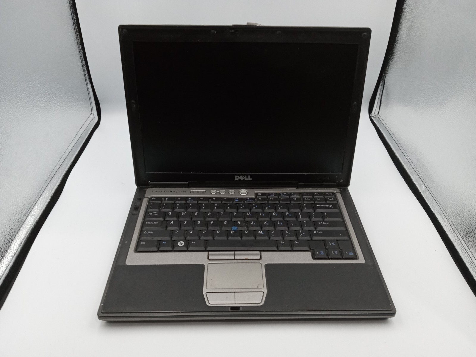 Dell Latitude D620 14″ Laptop Intel Core Duo -PARTS / REPAIR -LIQUID DAMAGE -RR