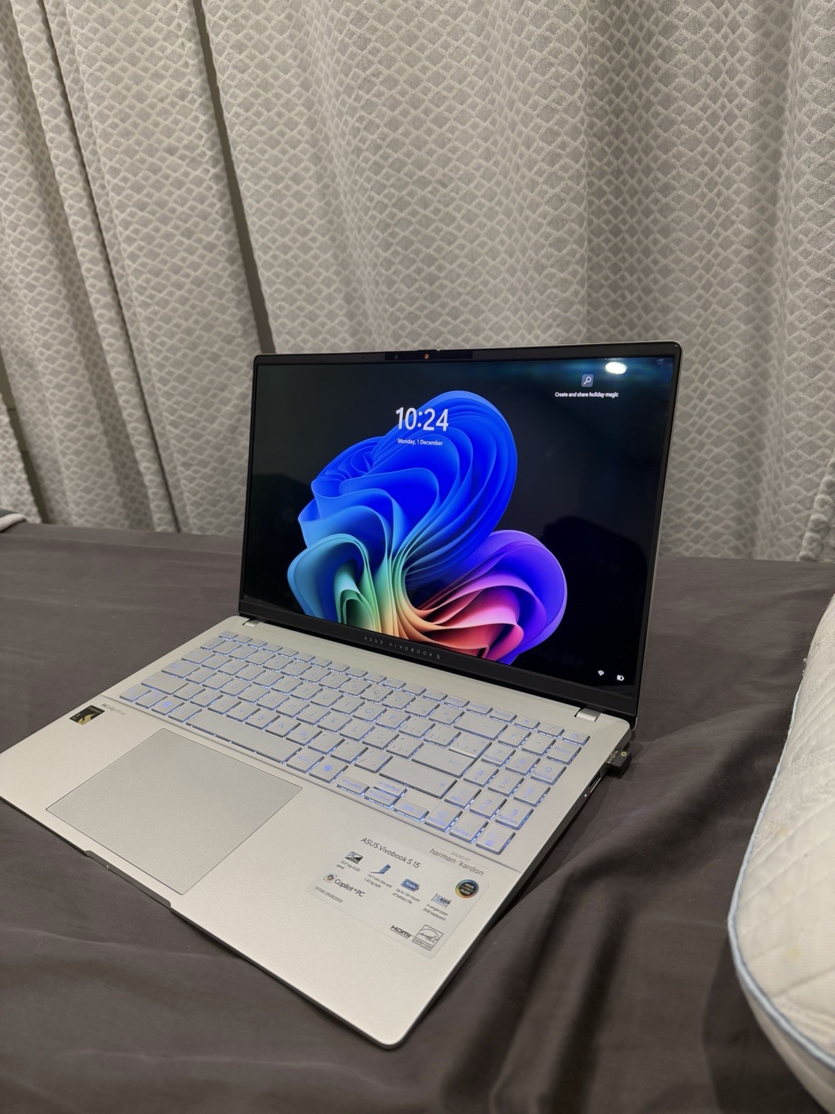 ASUS Vivobook S 15; Copilot+ PC, 15.6″ Thin and Light Laptop, 3K 120Hz OLED