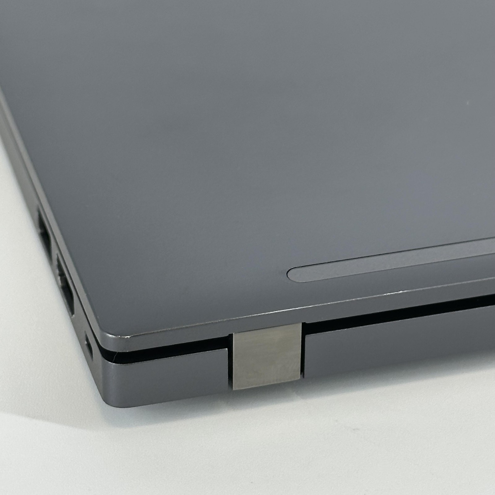 Lenovo ThinkPad X13 Gen 4 FHD+ TOUCH 3.3 GHz Ryzen 7 PRO 7840U 16GB 512GB SSD