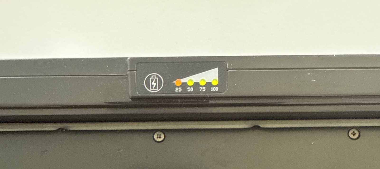 GATEWAY NX260X + Battery. Memory DDR2 256, no HDD, no Power Adapter. AS IS