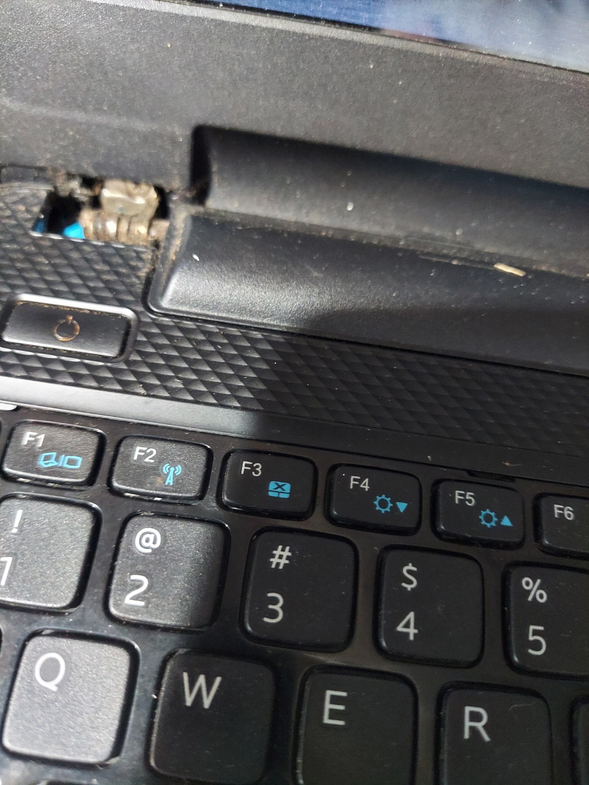 Dell Inspiron 15 3537 2010 INTEL CORE I5 Model P28f 8GB RAM NO DRIVE PARTS Only