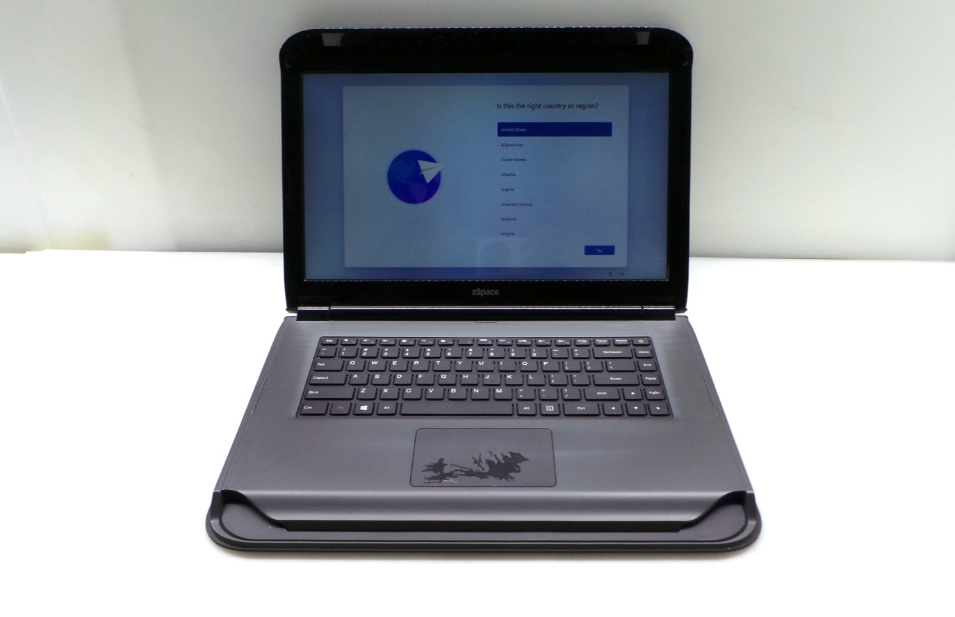 zSpace W1847 AMD A9-9420 RADEON R5 15.6” 3.00GHz 8GB RAM 256GB SSD WIN 11 PRO
