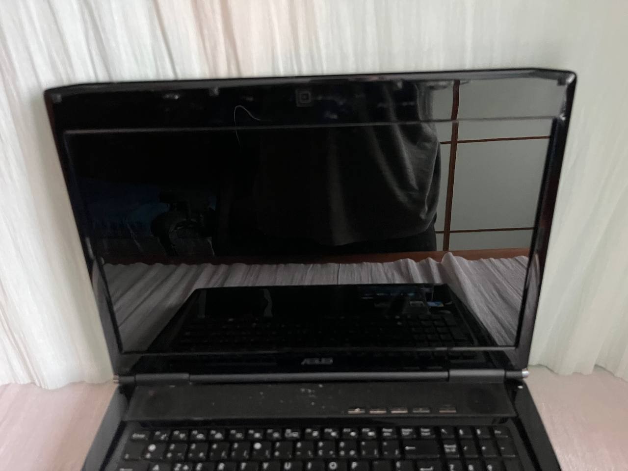 *Rare* 17.3” Asus Rog G72GX Core 2 Duo, Nvidia Laptop Not Working