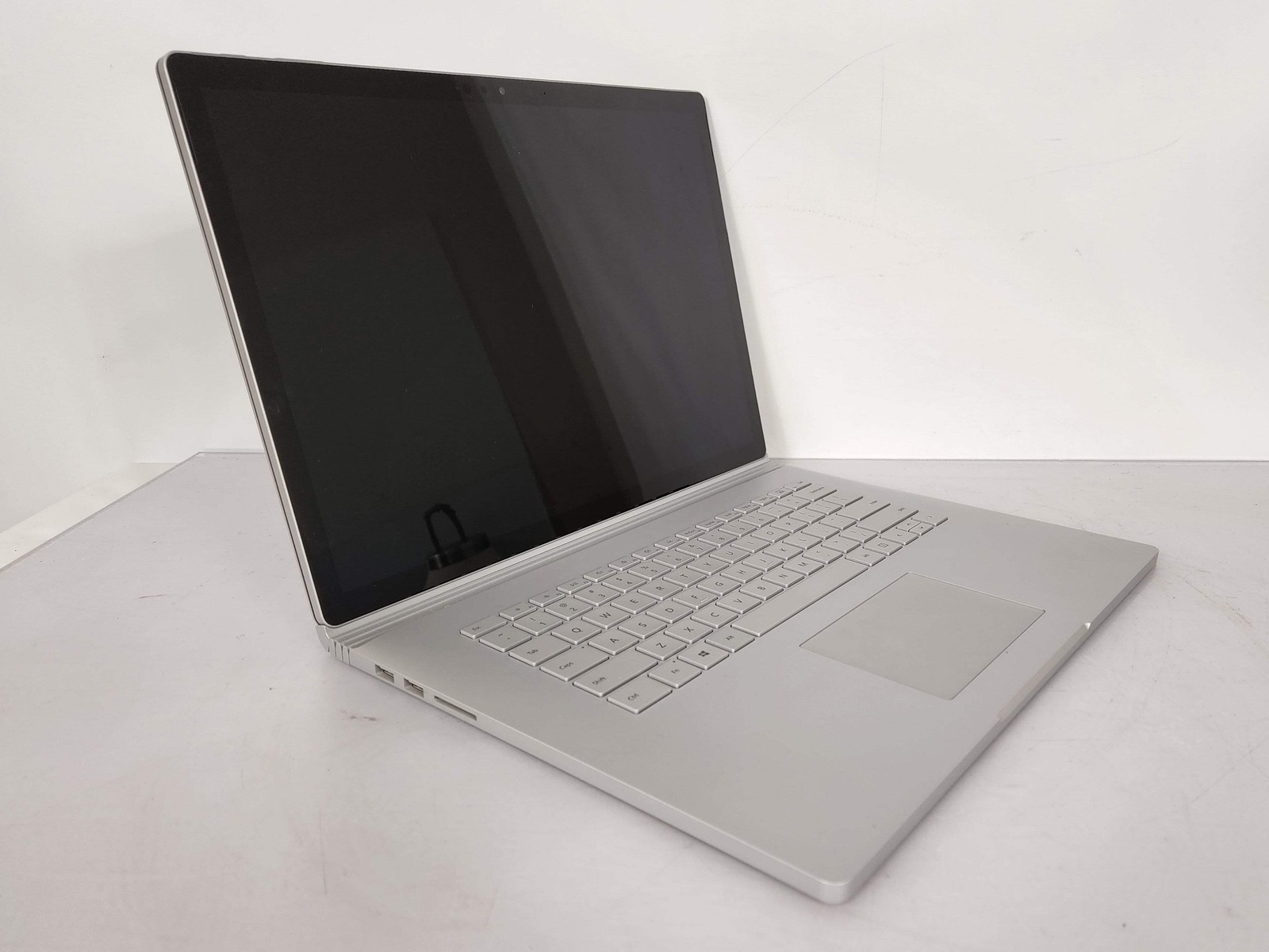 Microsoft Surface Book 2 i7 8th Gen 16GB 256GB Windows 11 Pro w/ GTX 1060