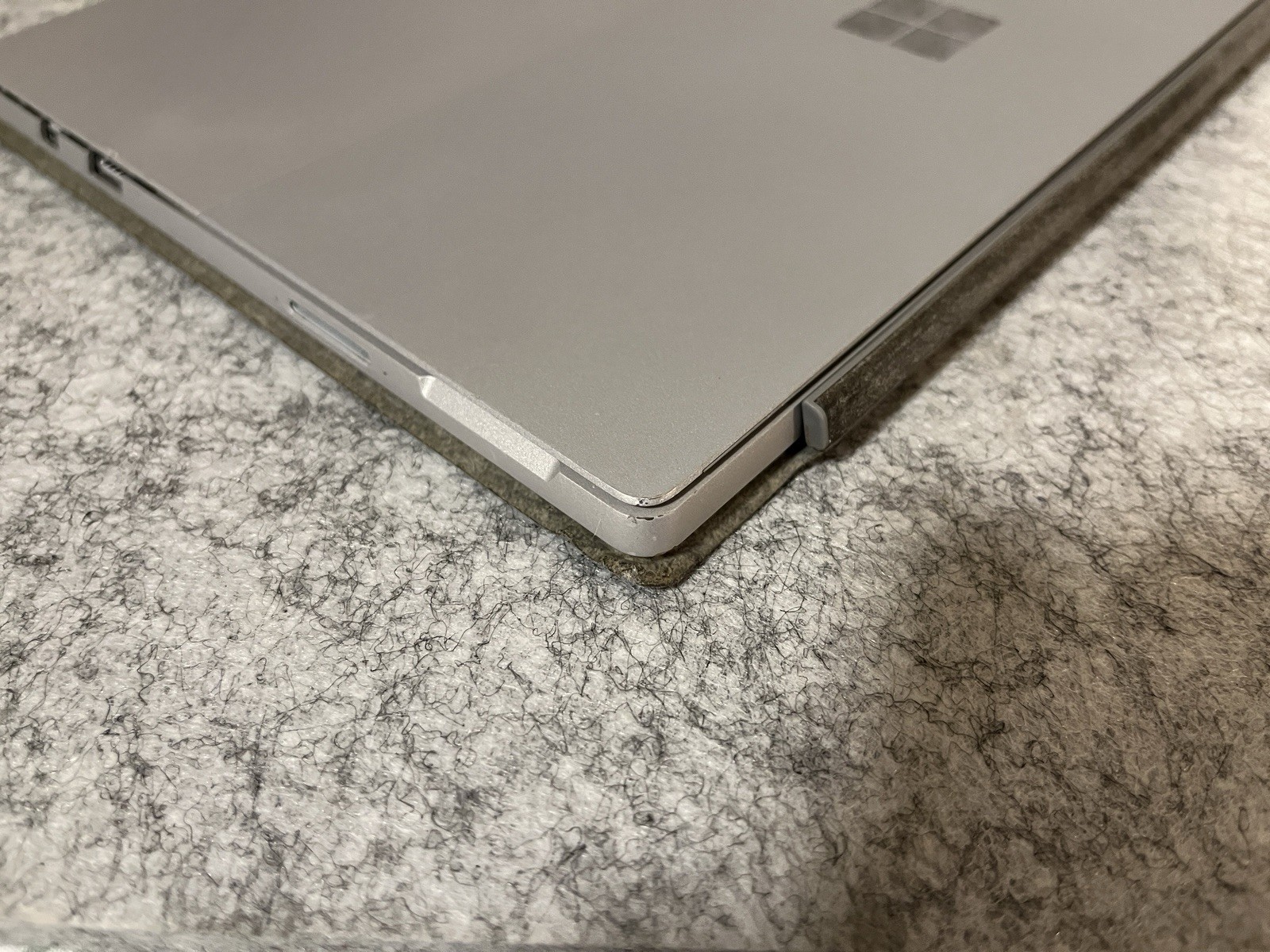 Microsoft Surface Pro 6 i5-8350U @ 1.70GHz 8GB 256GB SSD Touch screen W-11 P