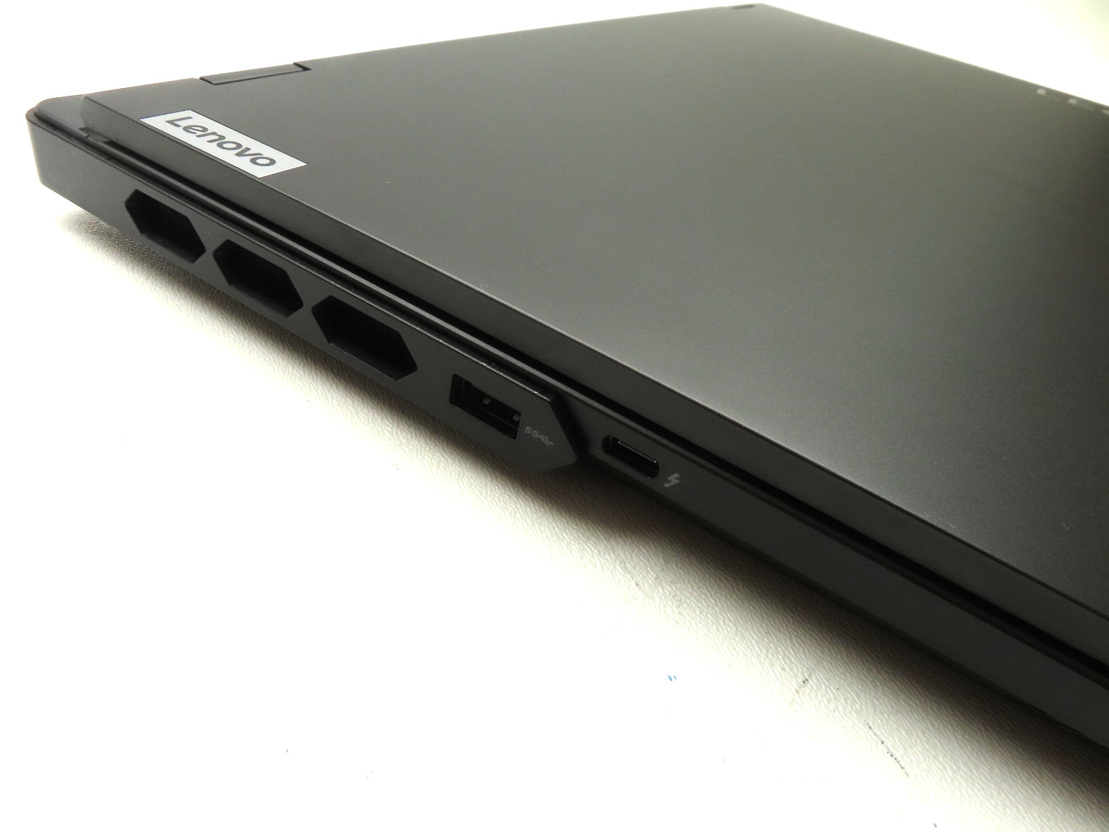 Lenovo Legion Pro 7 16IRX9H 16″ Core i9-14900HX 32GB RAM 1TB SSD RTX 4080
