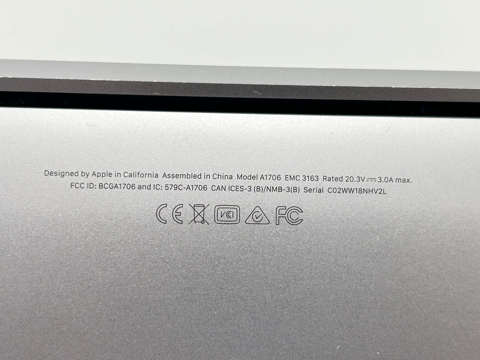 2017 Apple Macbook Pro 13″ 3.1Ghz Intel Core i5 8GB RAM 256GB SSD