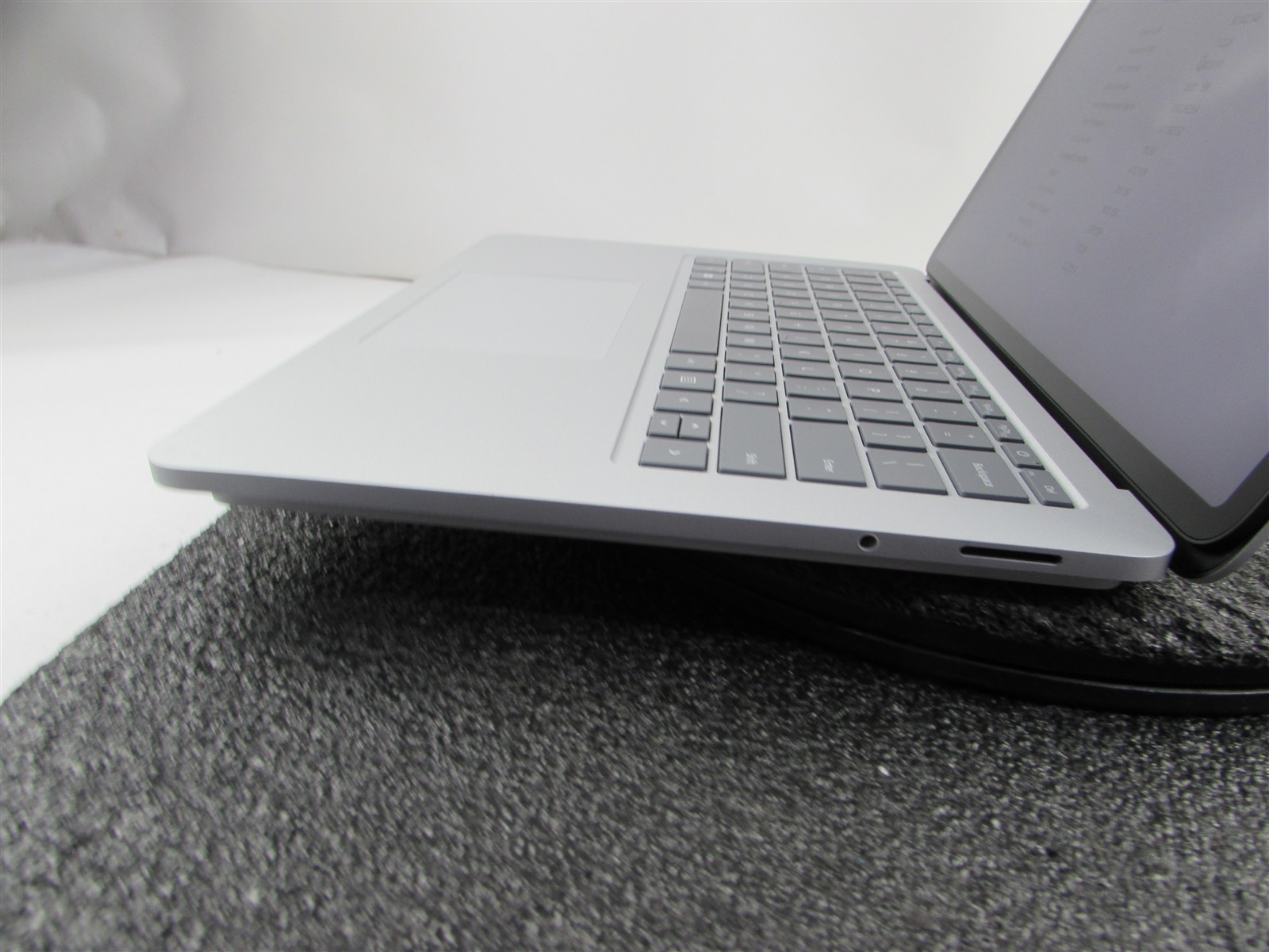 Microsoft Surface Laptop Studio 1964 i7-11370H 1TB SSD 32GB RTX A2000 *No A/C*