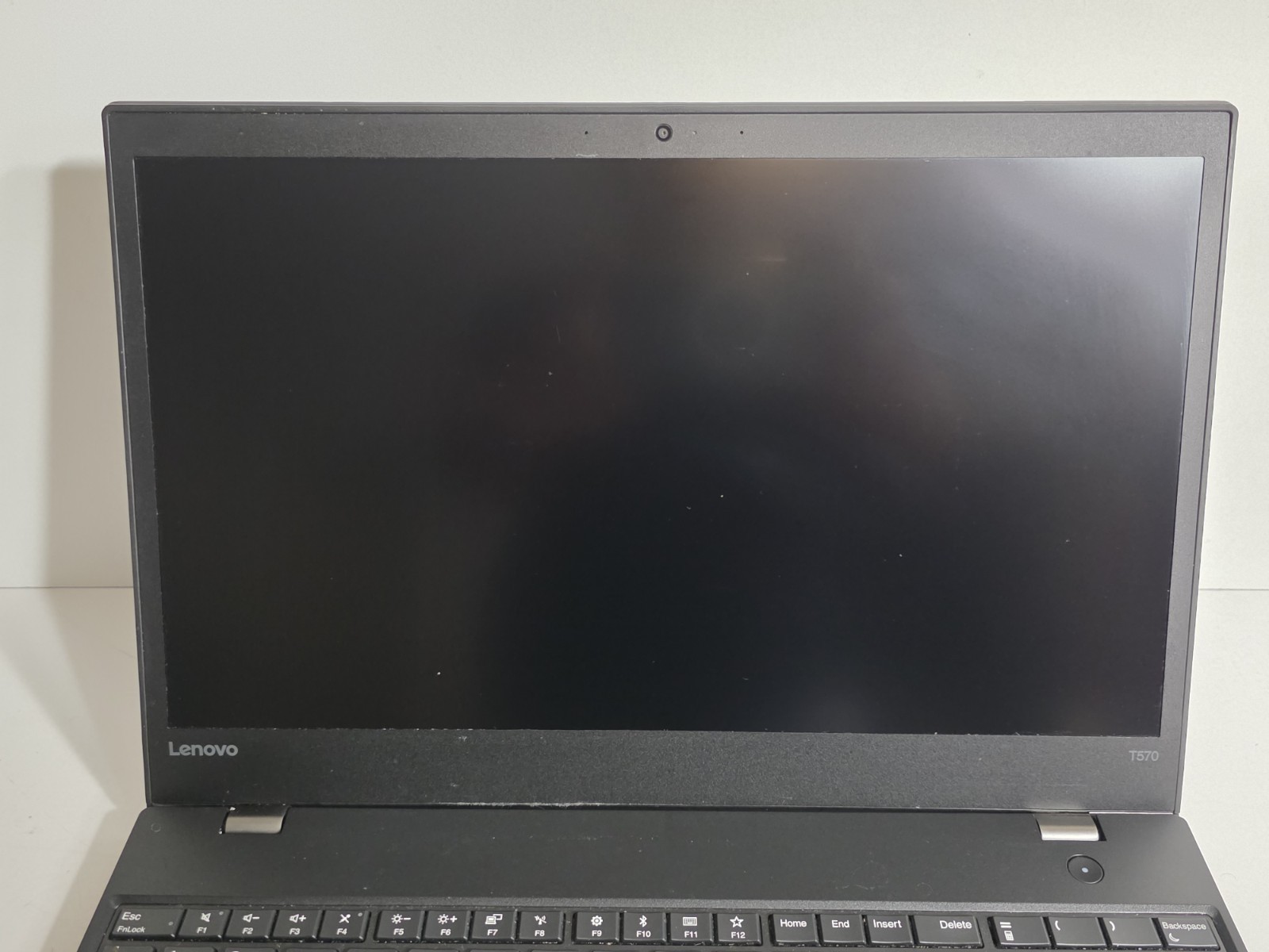 Lenovo ThinkPad T570 15.6″ FHD i5-6300U 16GB Not Working – For Parts
