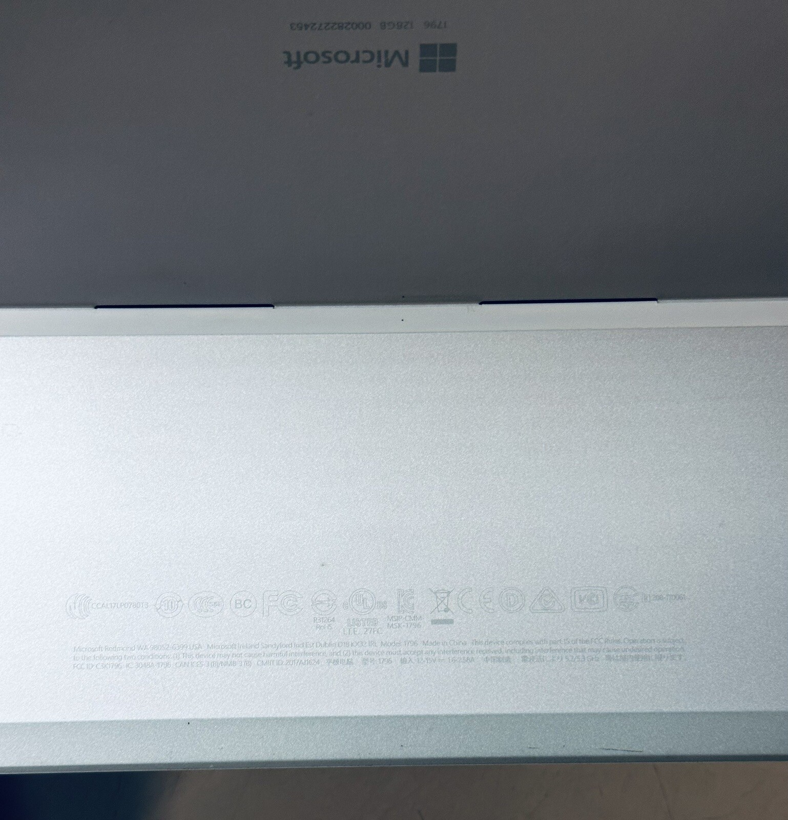 MICROSOFT SURFACE PRO (5TH GEN) 12.3″ Intel m3 7Y30 1.00GHz 4GB RAM 128GB SSD