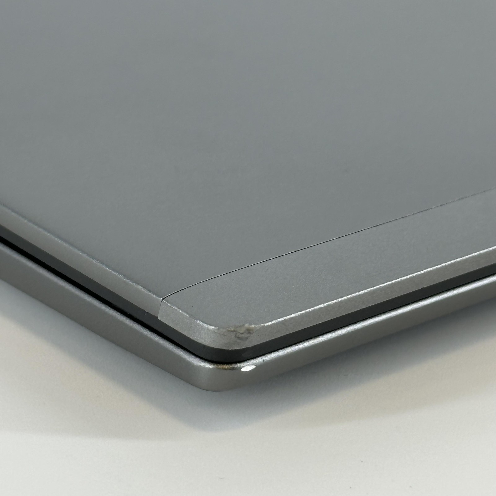 Dell Latitude 7450 14 Gray FHD+ 3.8 GHz Ultra 7 165H 32GB 512GB SSD HINGE SPLIT