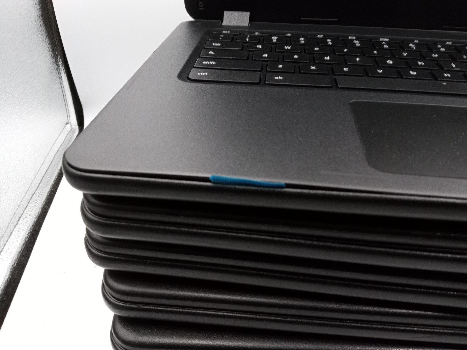 Lot of 8 – Lenovo N42-20 14″ Chromebook Laptops – FOR PARTS – VARIOUS ISSUES -RR
