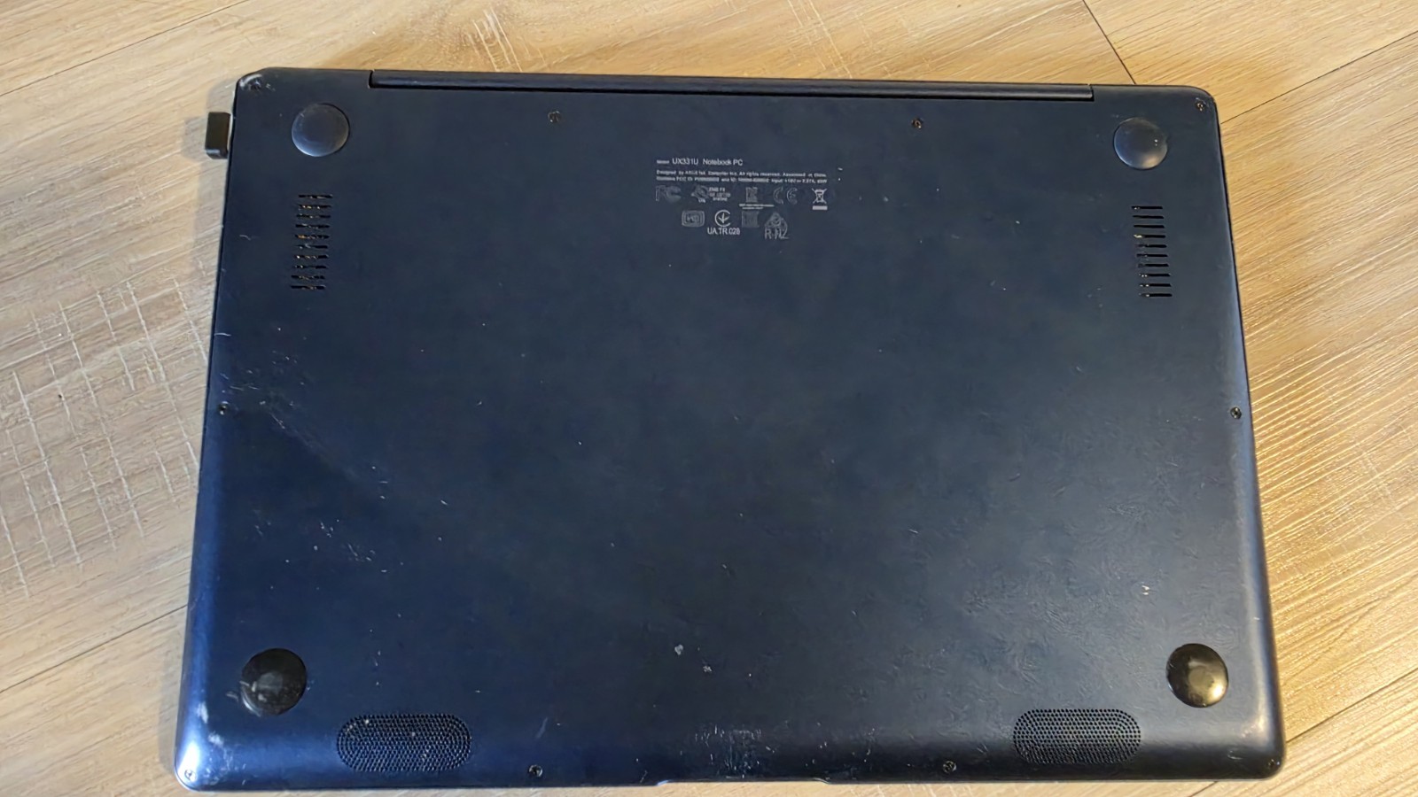 Lapto ASUS UX331U