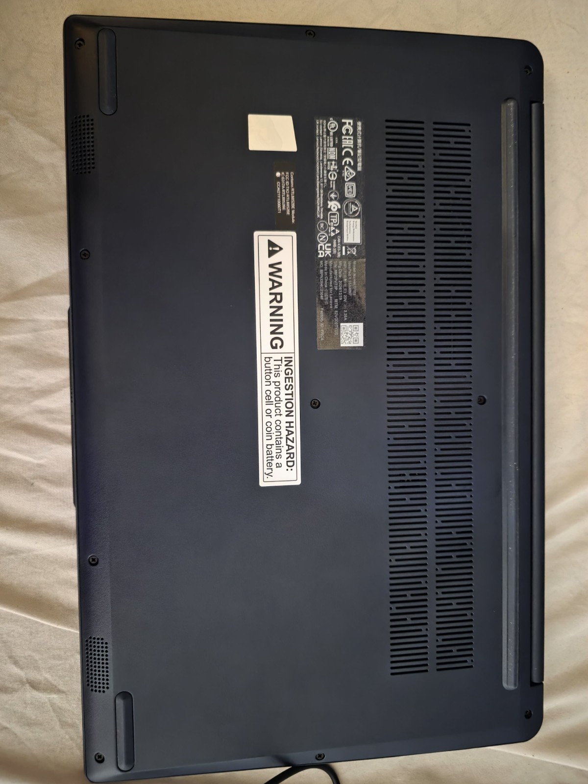 Lenovo IdeaPad 1 15.6″ Full HD Touchscreen Laptop AMD Ryzen 5 7520U 2022 8GB