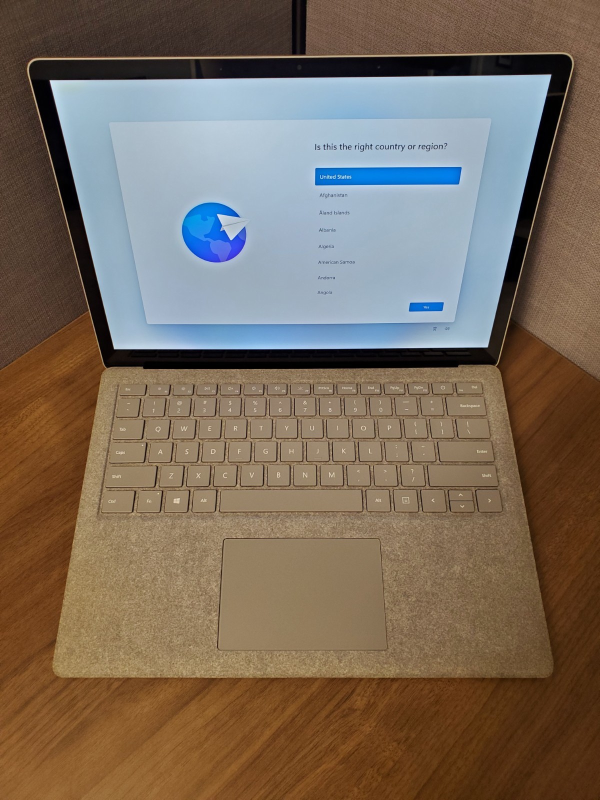 Microsoft Surface Laptop 2 | i5-8350U | 8GB RAM | 128GB SSD | Win11 Pro | Silver