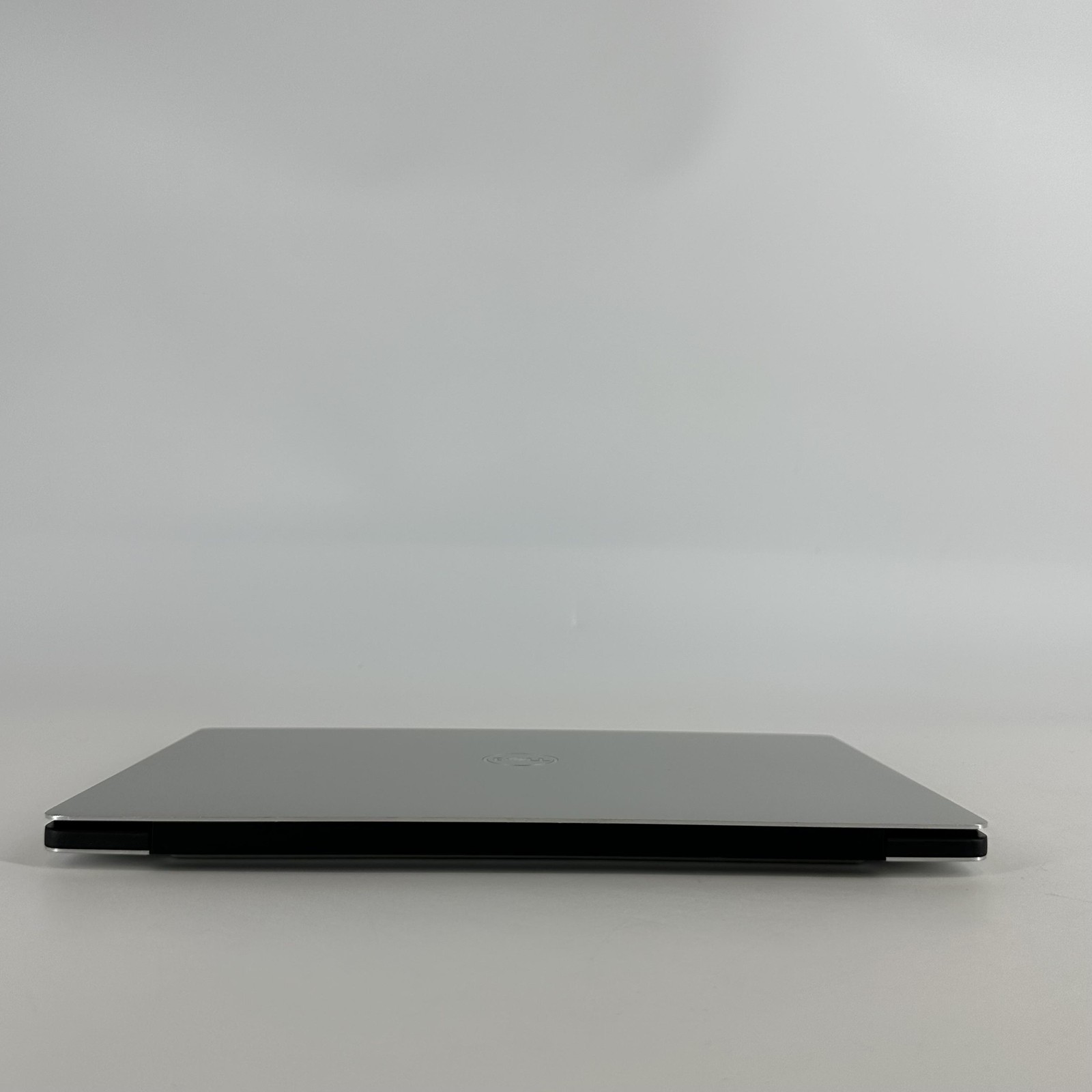 Dell XPS 13 7390 Silver FHD i7-10510U 1.80GHz 8GB RAM 256GB SSD Very Good