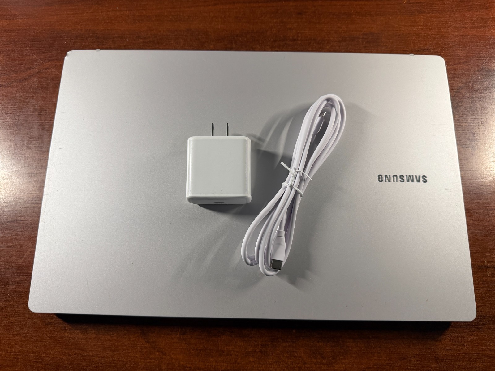Samsung Galaxy Book2 15.6″ i5-1235U 8GB RAM 256GB SSD Silver Win11 – Excellent