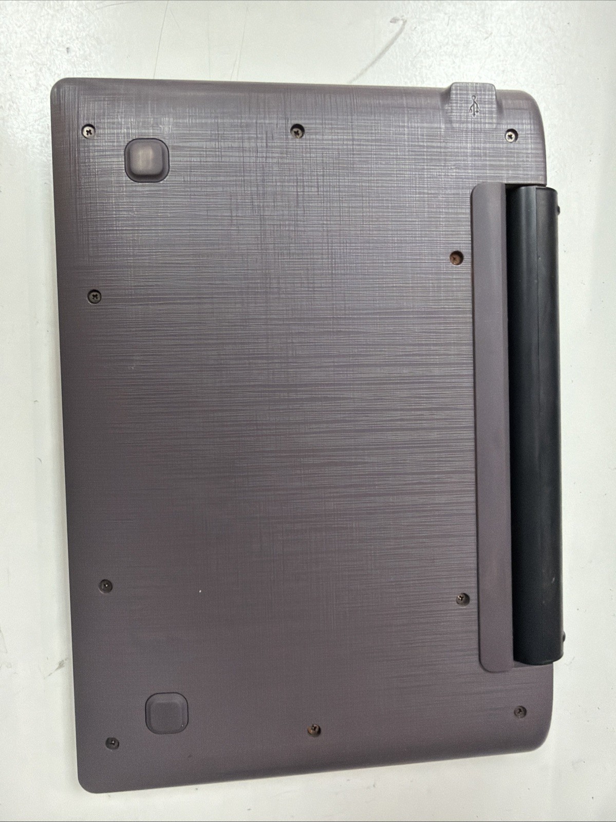 Acer Aspire Switch 10 E 2-in-1 detachable laptop and tablet.