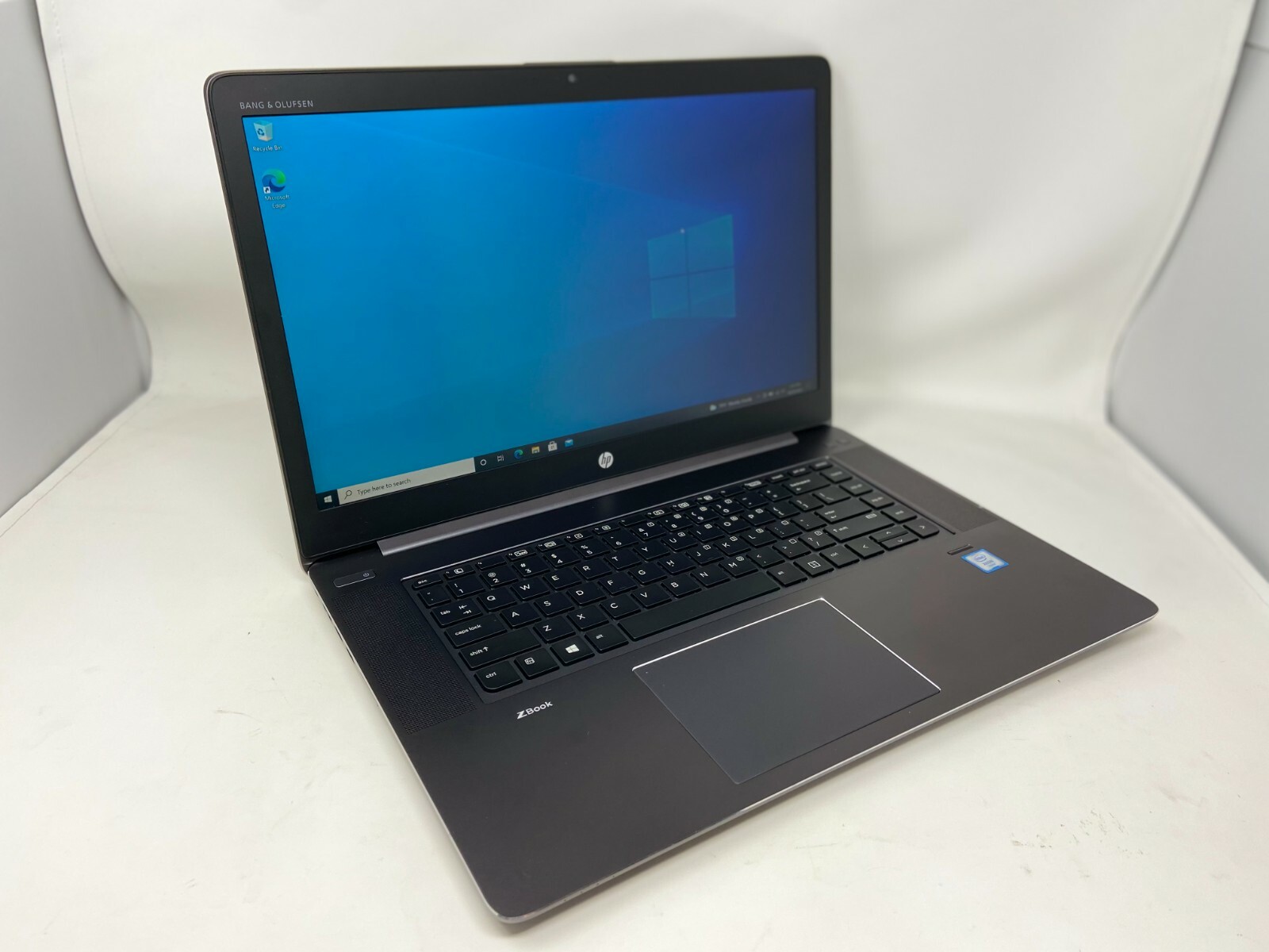 HP ZBook Studio G3 Xeon E3-1505M 2.8GHz 32GB 512GB SSD Wn10 M1000M Gaming Laptop