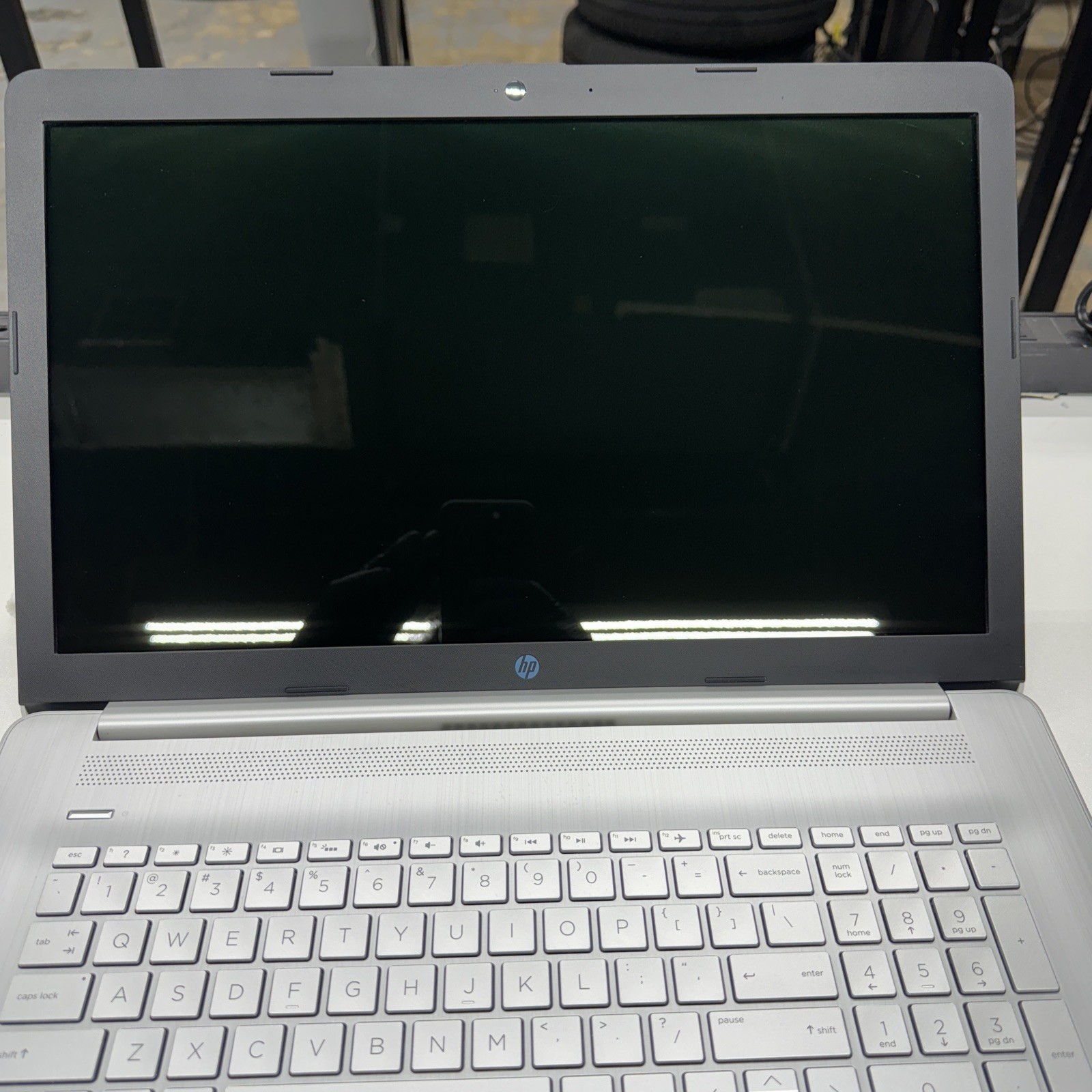HP 17inch By4063cl
