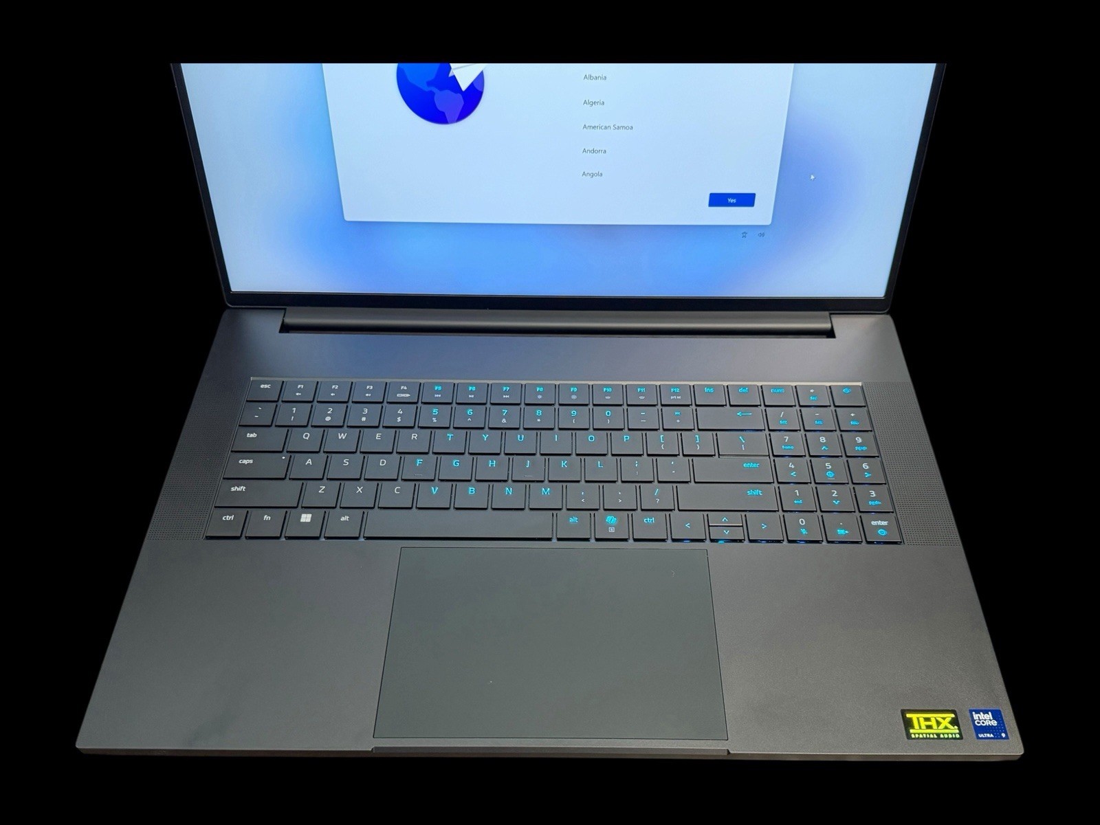 Razer Blade 18 Gaming Laptop – RTX 5090 | Intel Ultra 9 275HX | 64GB RAM | 4TB