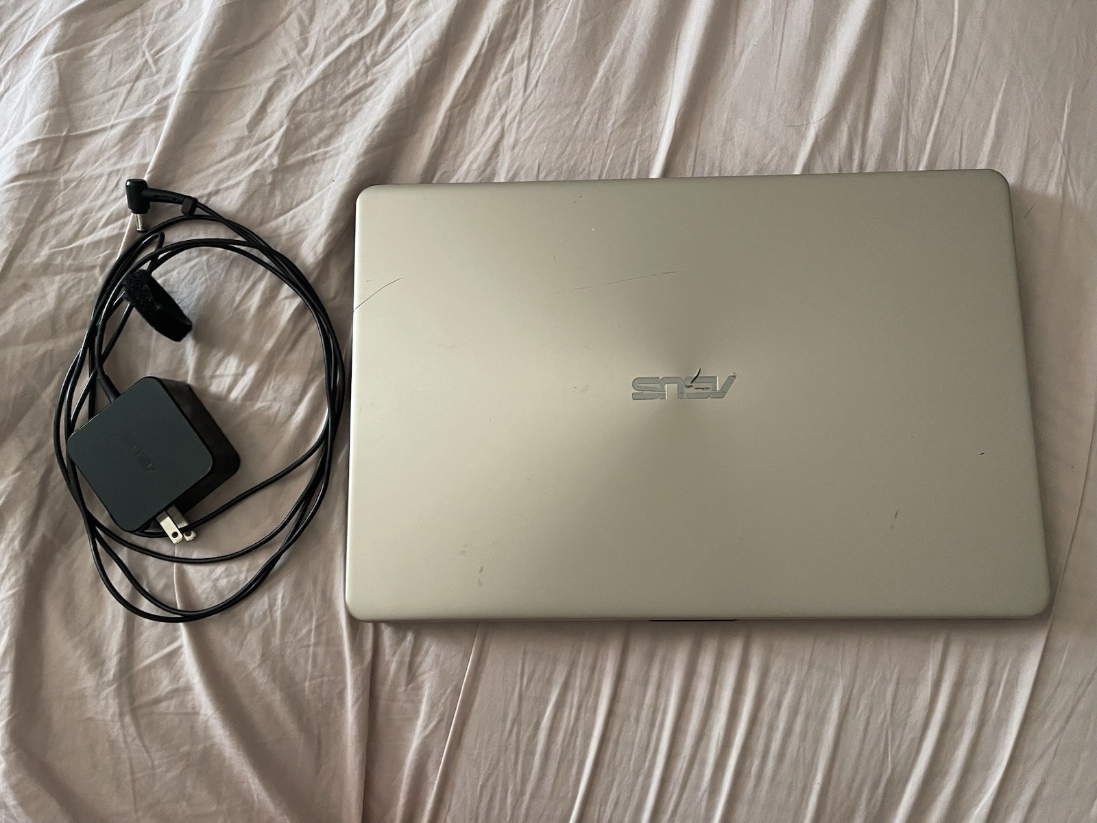 Used Asus Vivobook 2017 15.6 Inch Laptop X505B AMD A9 500gb SSD 16gb RAM