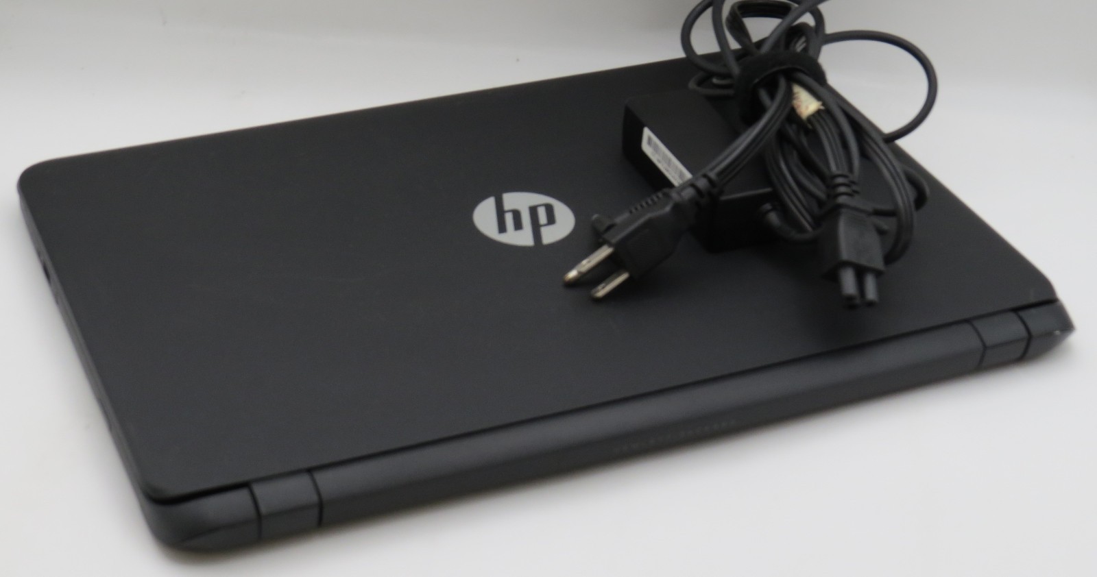 HP Pavilion 15 | A8-7410 @ 2.2GHz | 8GB DDR3 | 256GB SATA SSD | 15.6″ | No OS