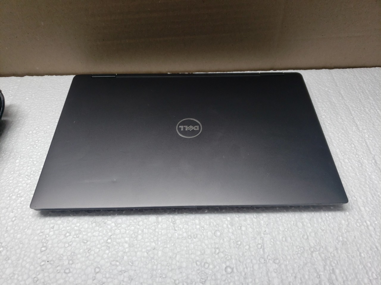 DELL Xps 13 P71G INTEL CORE i7 8TH GEN 8GB RAM **NO POWER ON **NO HD/ NO OS/