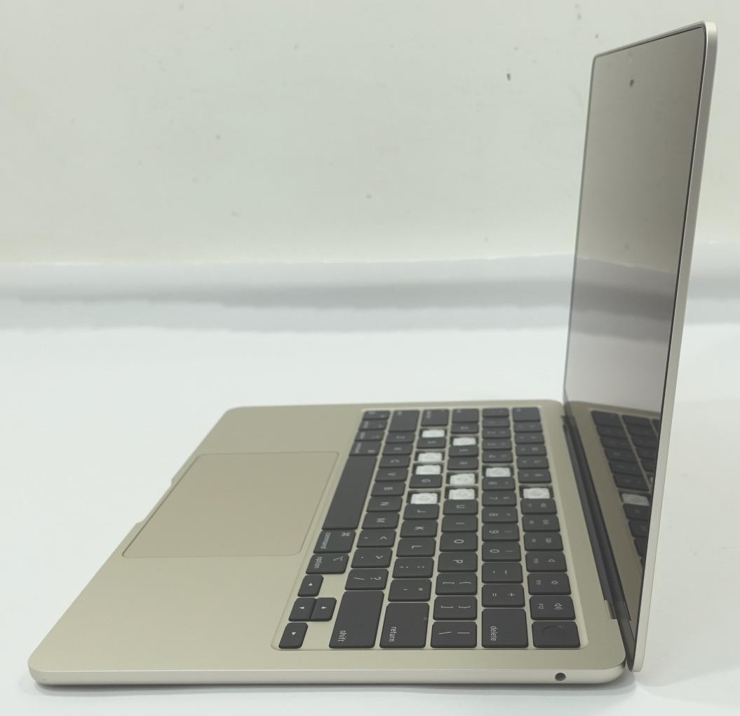 Apple MacBook Air 2022 A2681 13.6″ M2 Retina 8GB 256GB SSD iOS Tahoe