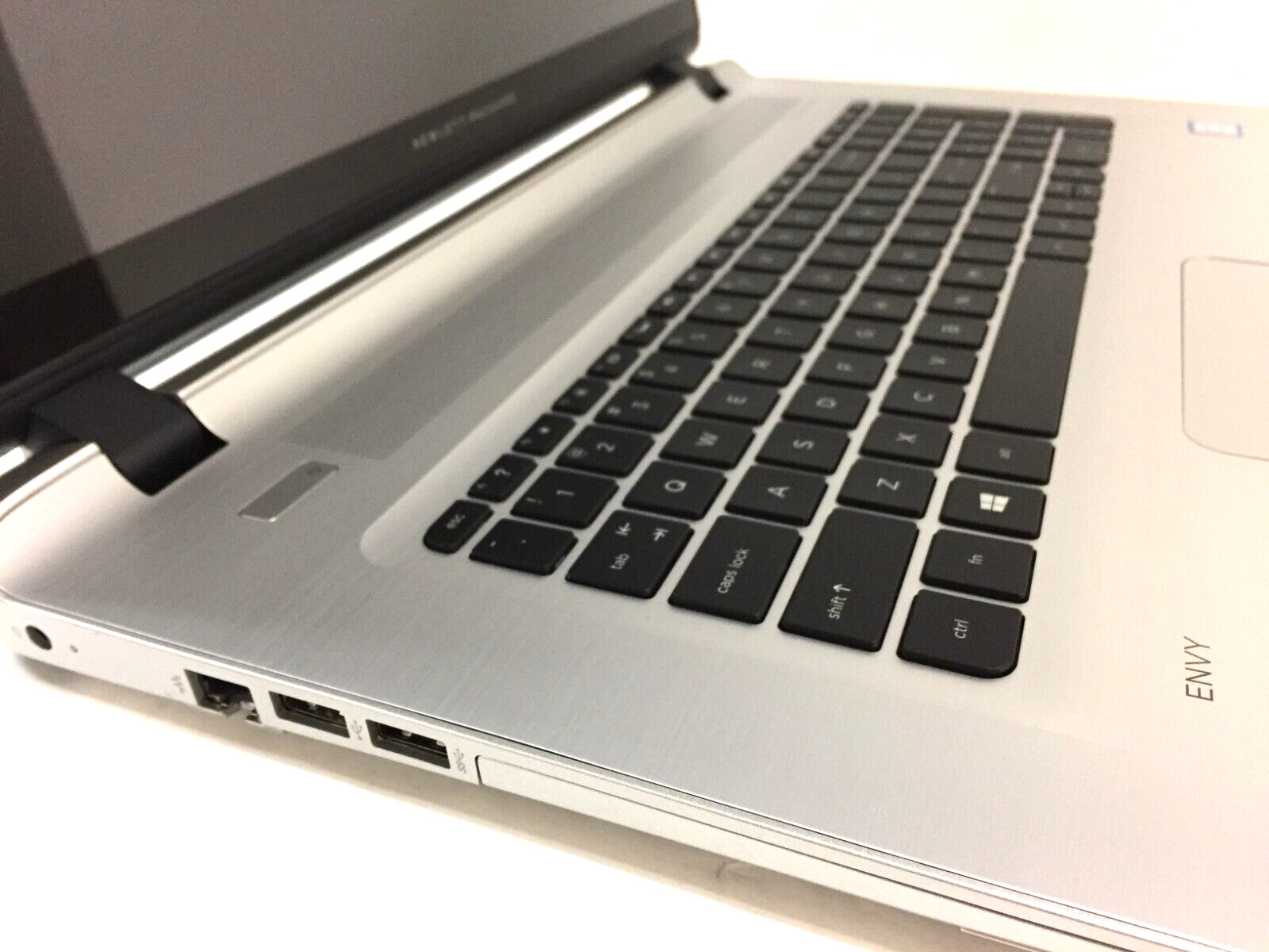 HP Envy 17T-S100 Y4A48AV 17.3″ Laptop/intel i7-6700HQ/8GB RAM/1TB HDD/WIN 10