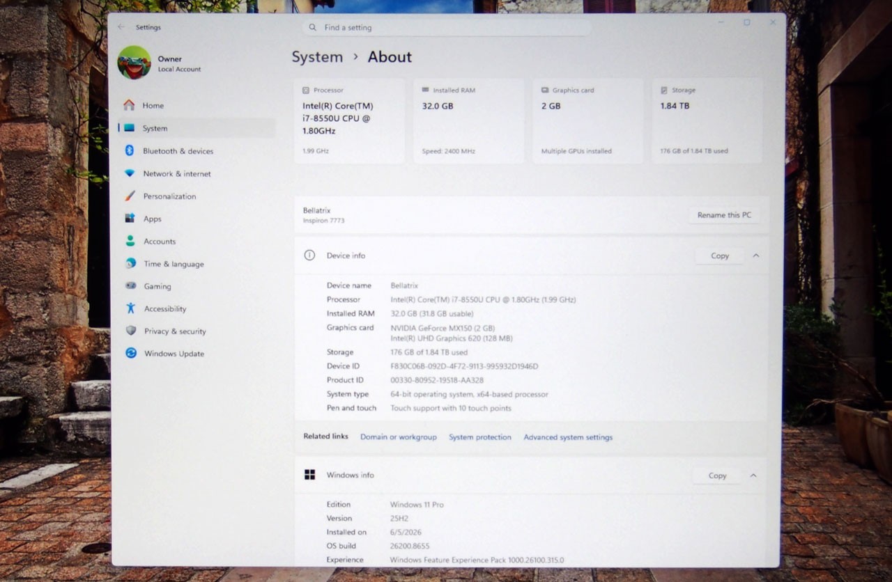 DELL INSPIRON 17 7773 2n1 TOUCH i7 4.0GHz~32GB RAM~2TB SSD+HDD~NVIDIA~WIN11 PRO!