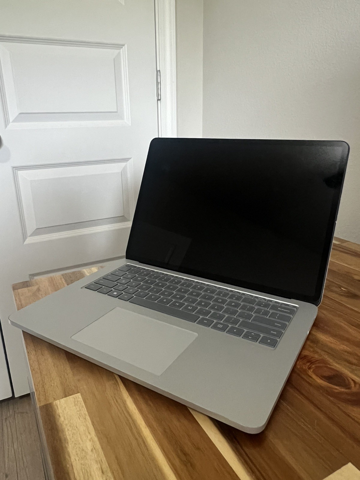 Microsoft Surface Laptop Studio 14.4″ I7-11370H 32GB RAM 1TB SSD RTX 3050 Ti