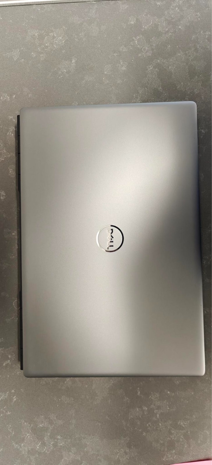27.Dell Precision 7750 (Xeon W-10855M, 32GB Ram, 1TB SSD, Nvidia Quadro RTX4000)