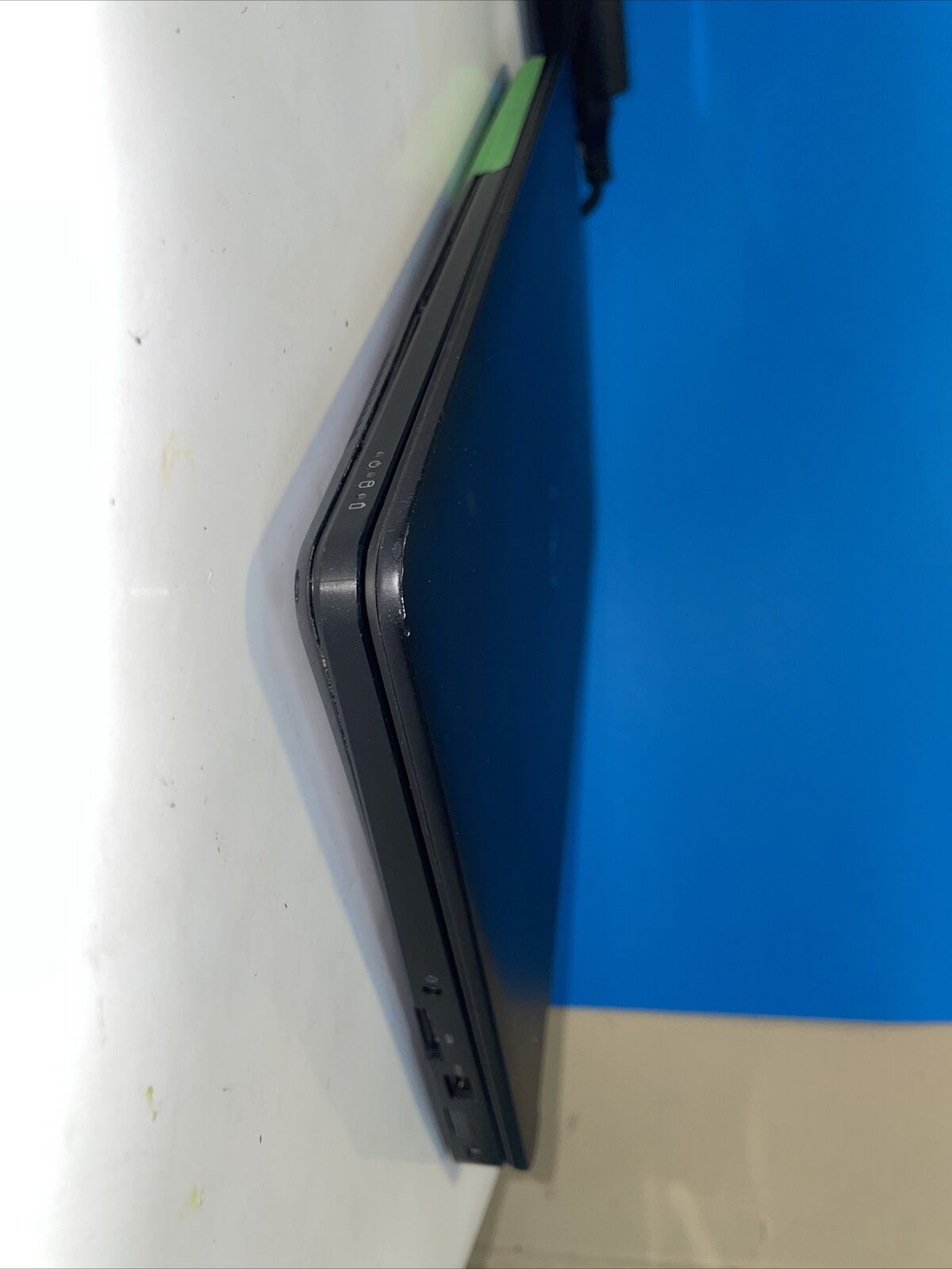 Dell Latitude E5270 12.5″ Core i3-6100U 2.3GHz 8GB DDR4 500GB SSD Win10 pro