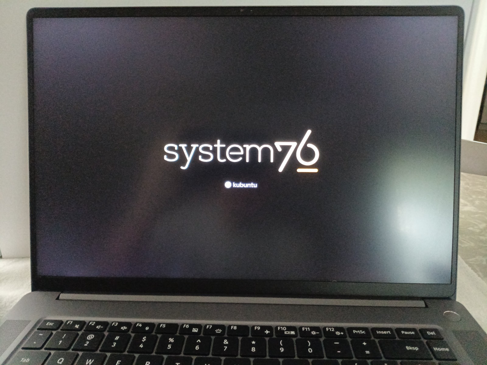 System76 Pangolin Laptop 16″, AMD Ryzen 9-8945HS, 32GB RAM, 1TB SSD, Mint Cond!!