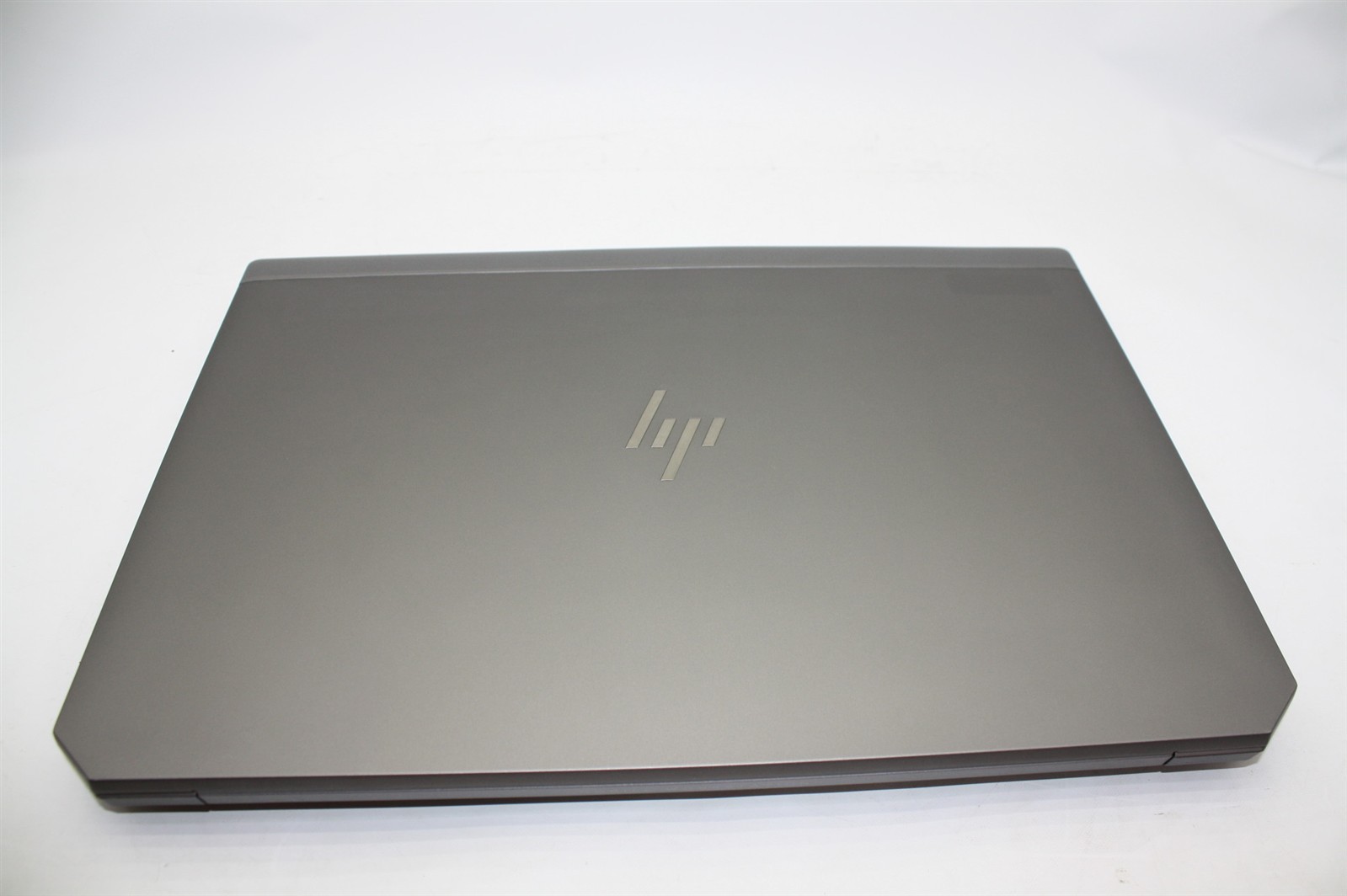 15.6″HP ZBook 15 G5 Xeon E-2176M 2.70GHz RAM 32GB NVMe 512GB Quadro P2000