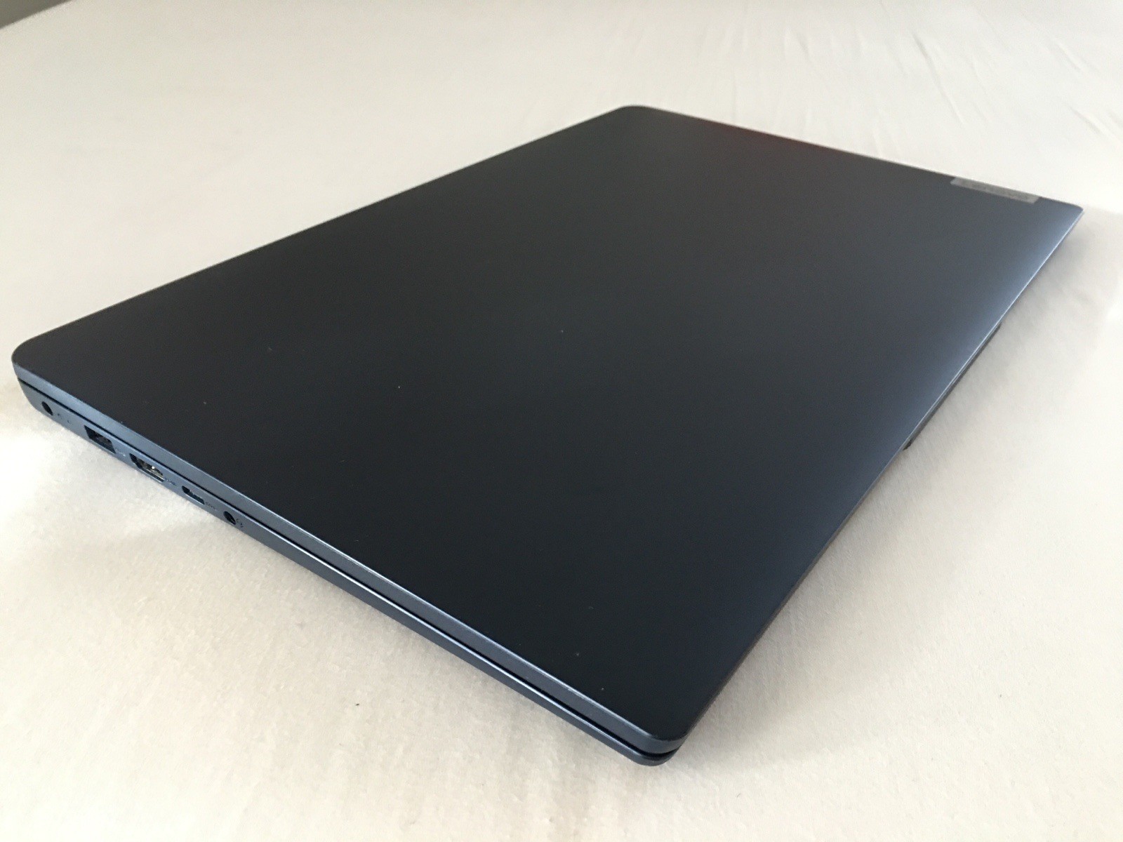 Lenovo IdeaPad 1 15.6” Full HD Touchscreen Laptop 82VG00TYUS Abyss Blue 8Gb 256