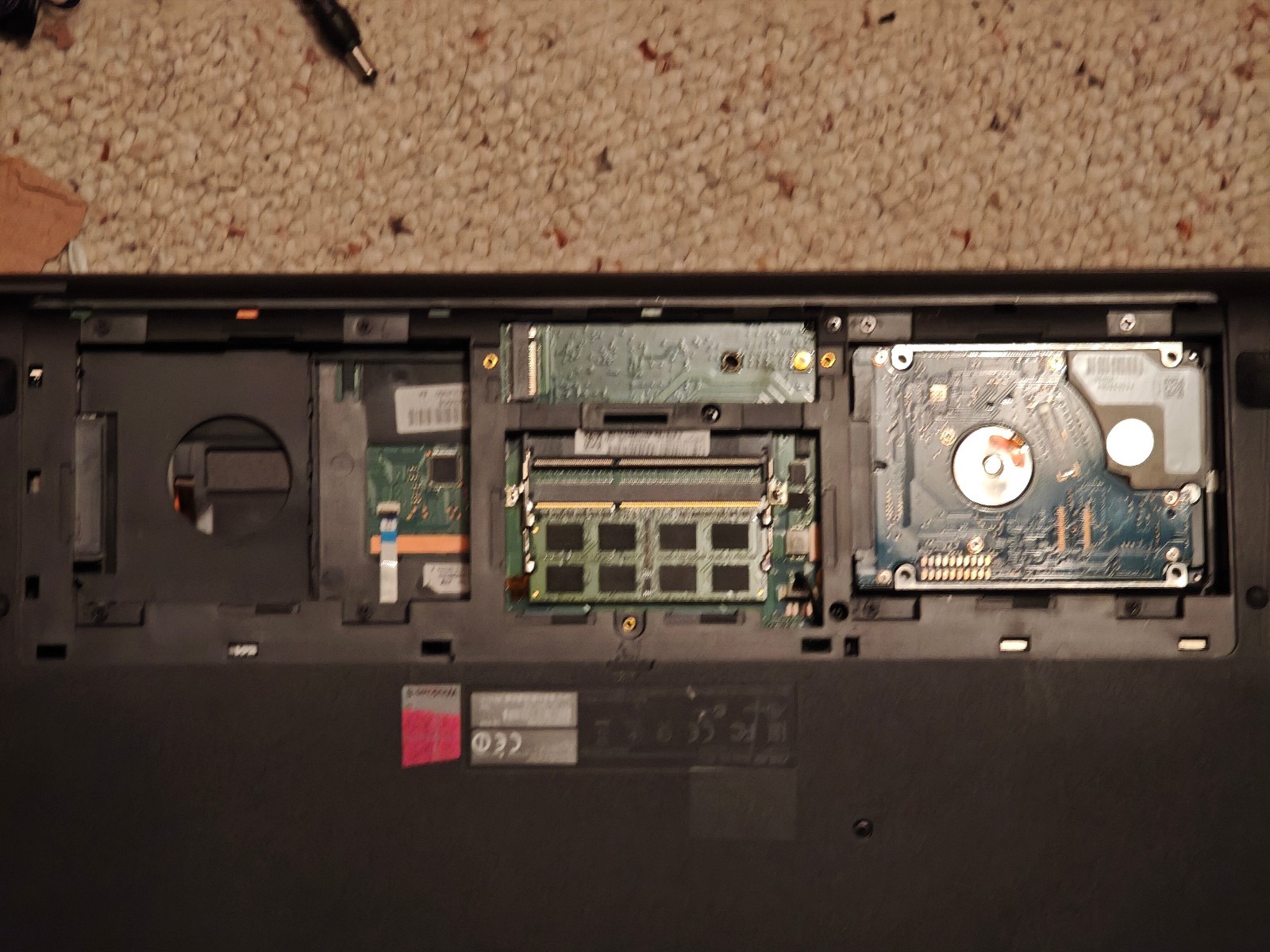 Asus ROG G771 – 150GB HDD, 2GB RAM, Intel i7-4710HQ, Nvidia GTX 860M