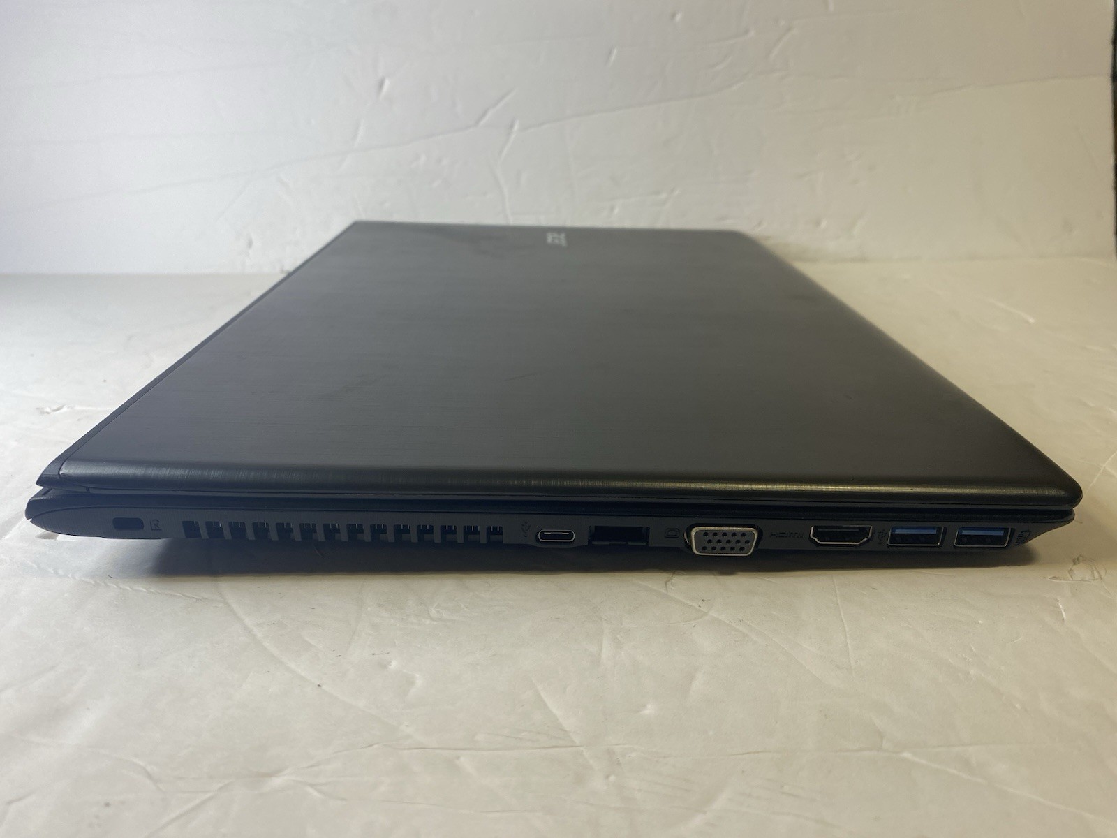 Acer Aspire E5-575 Series Model No N16Q2 Broken