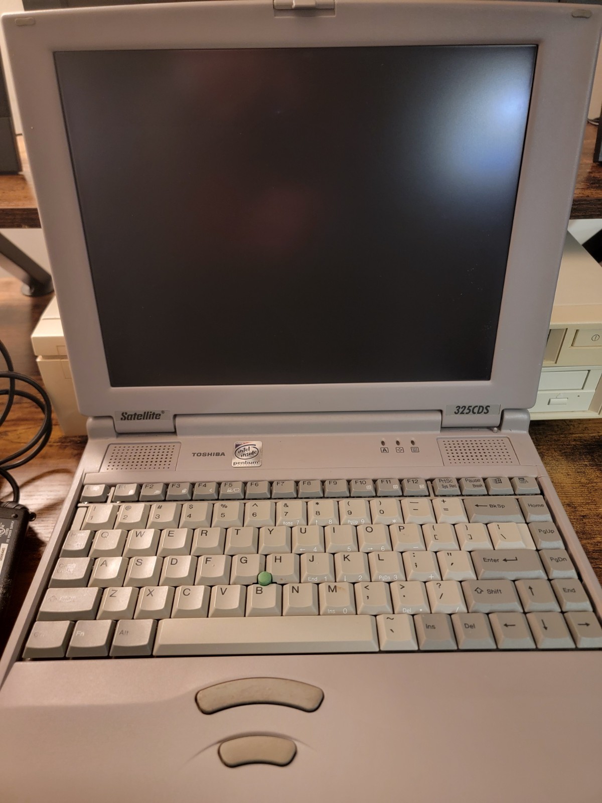 Toshiba 325CDS & Toshiba 2065CDS Satellite Vintage Laptop – Retro – WIN 98 DOS