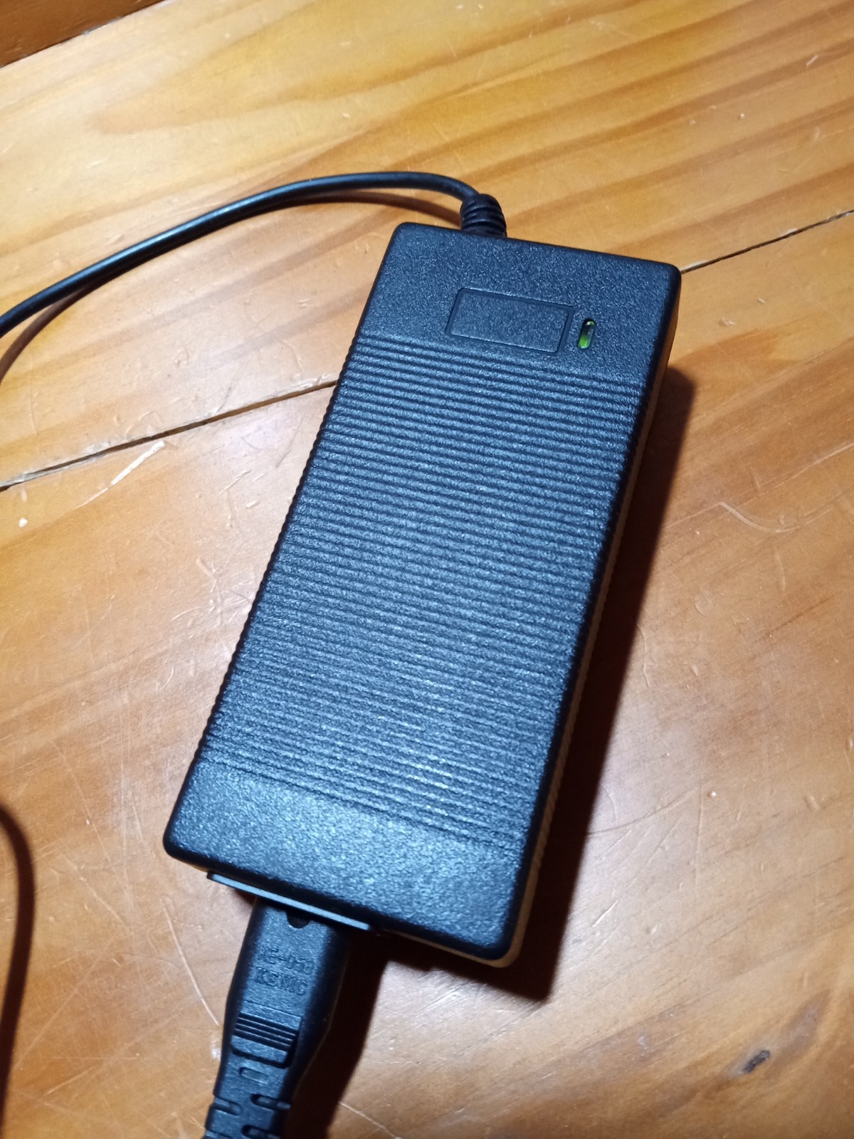 Dell Latitude D630 14in. (250GB HDD – 2GB RAM) Linux Debian 13 – Holds Charge!