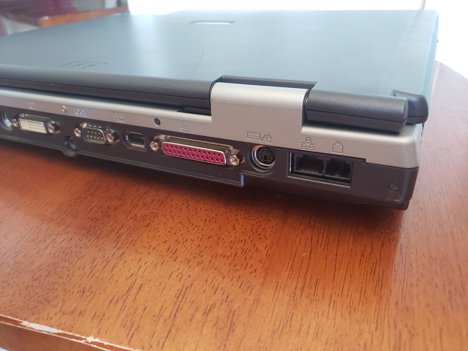 Sager Clevo D800P 16″ Laptop Intel Pentium 4 Vintage Gaming Clean But Untested