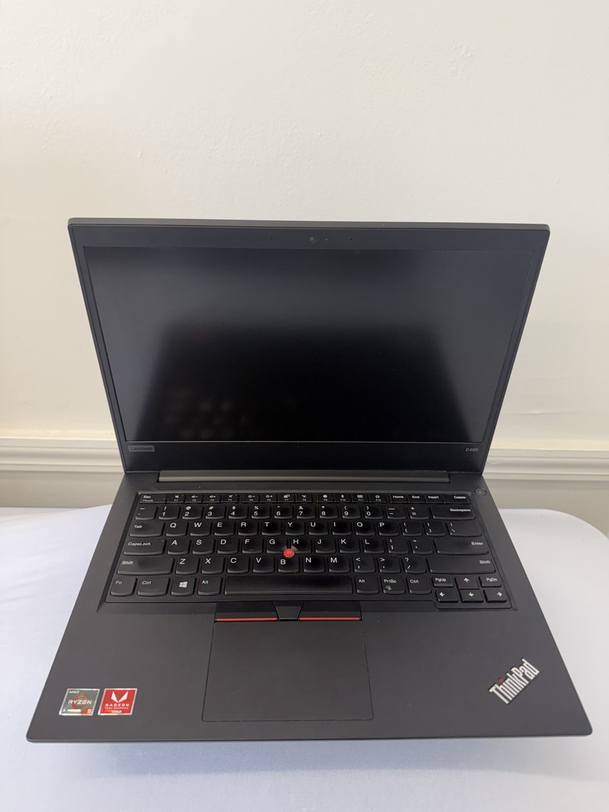 Lenovo Thinkpad E495 Laptop – Good Screen – AMD Ryzen 5-3500U – Read Des