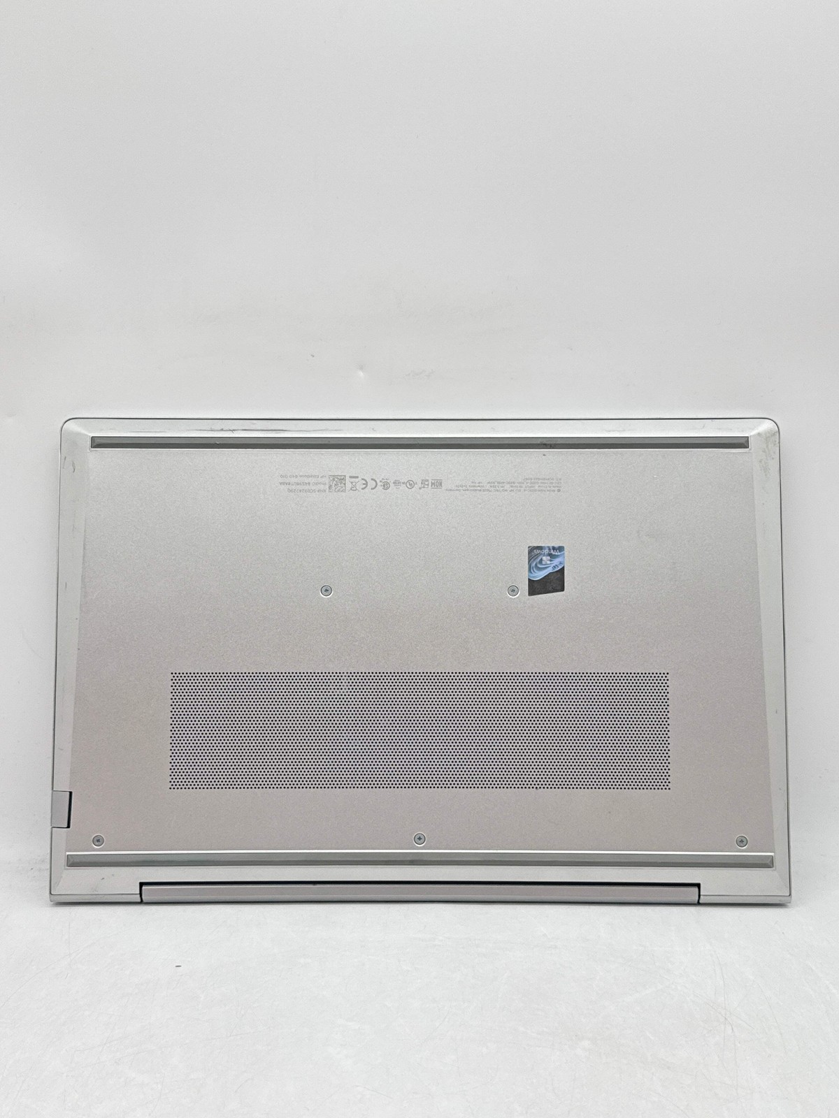 HP EliteBook 640 G10 14.0″ FHD Touch Core i5-1335U 1.30GHz 256GB SSD 8GB RAM